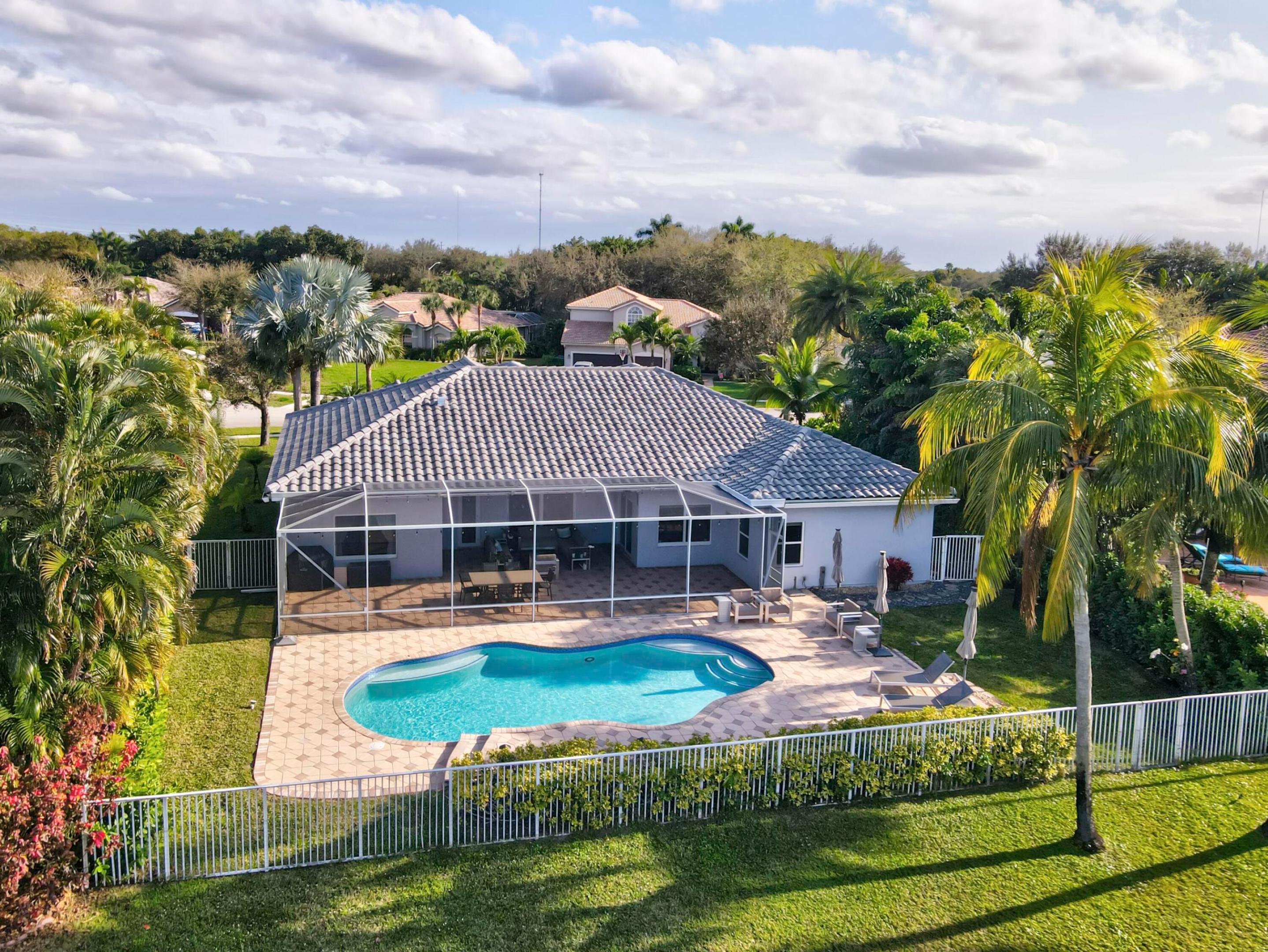 11259 Edgewater Circle