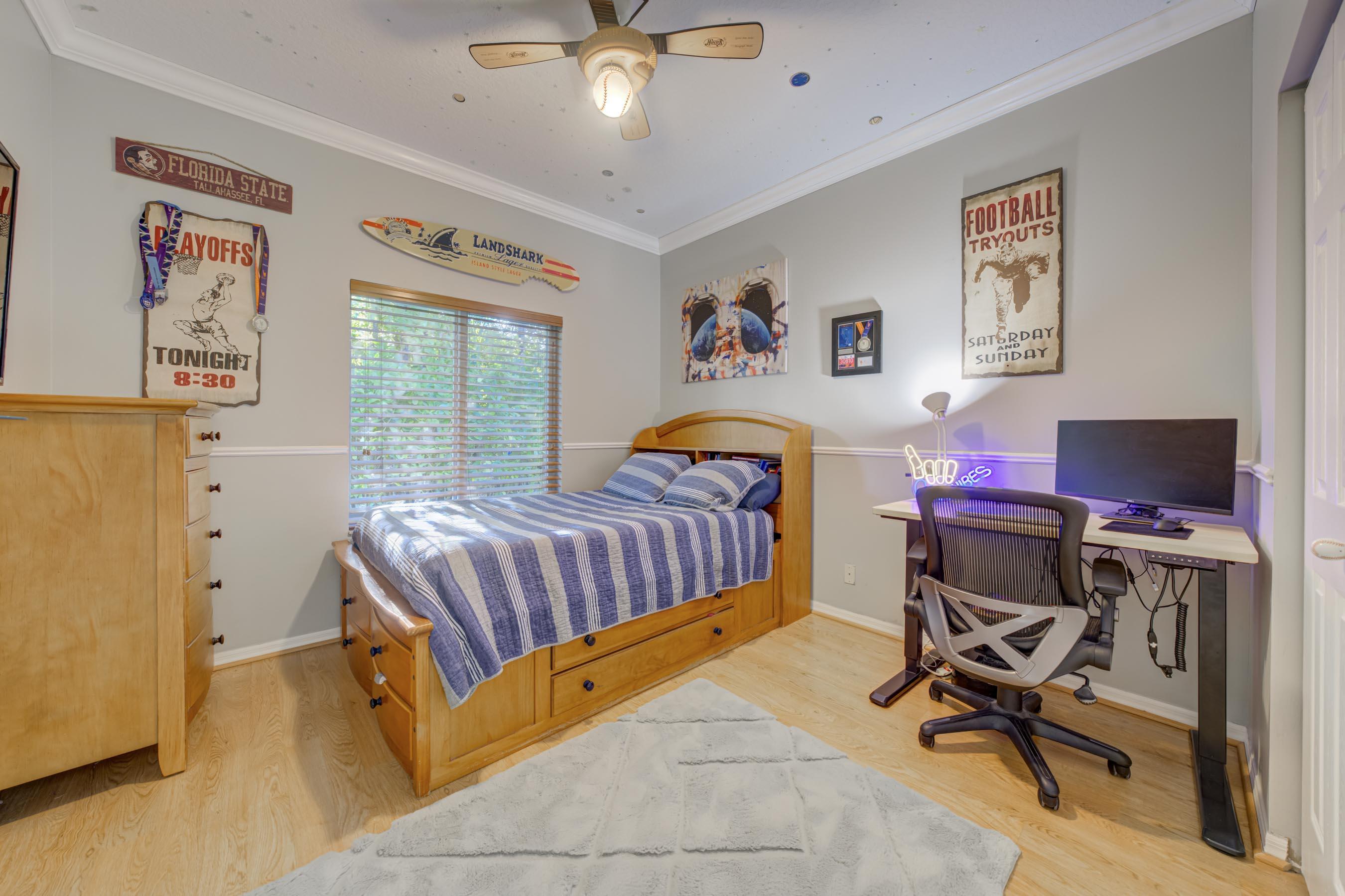 11259 Edgewater Circle