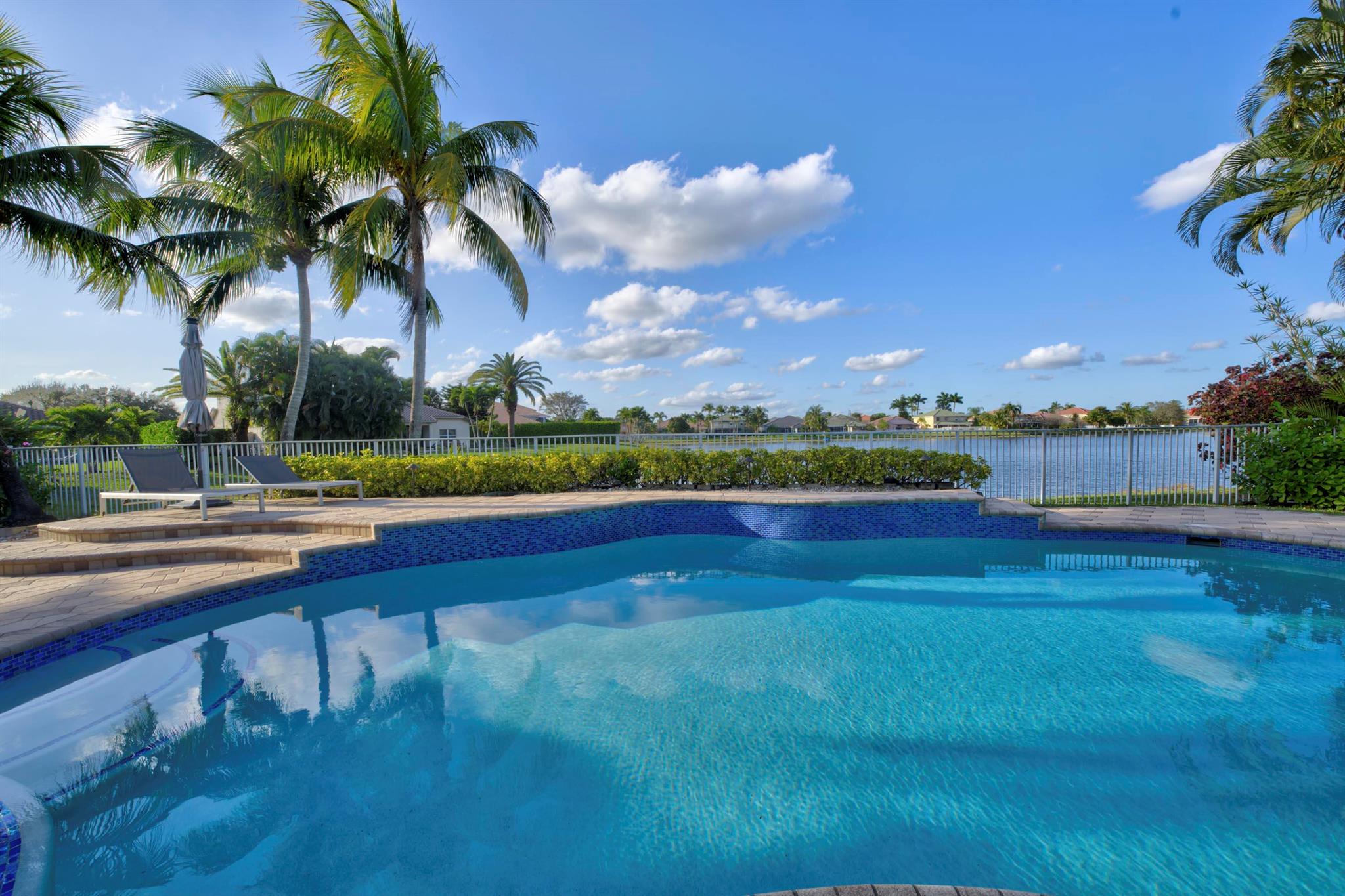 11259 Edgewater Circle