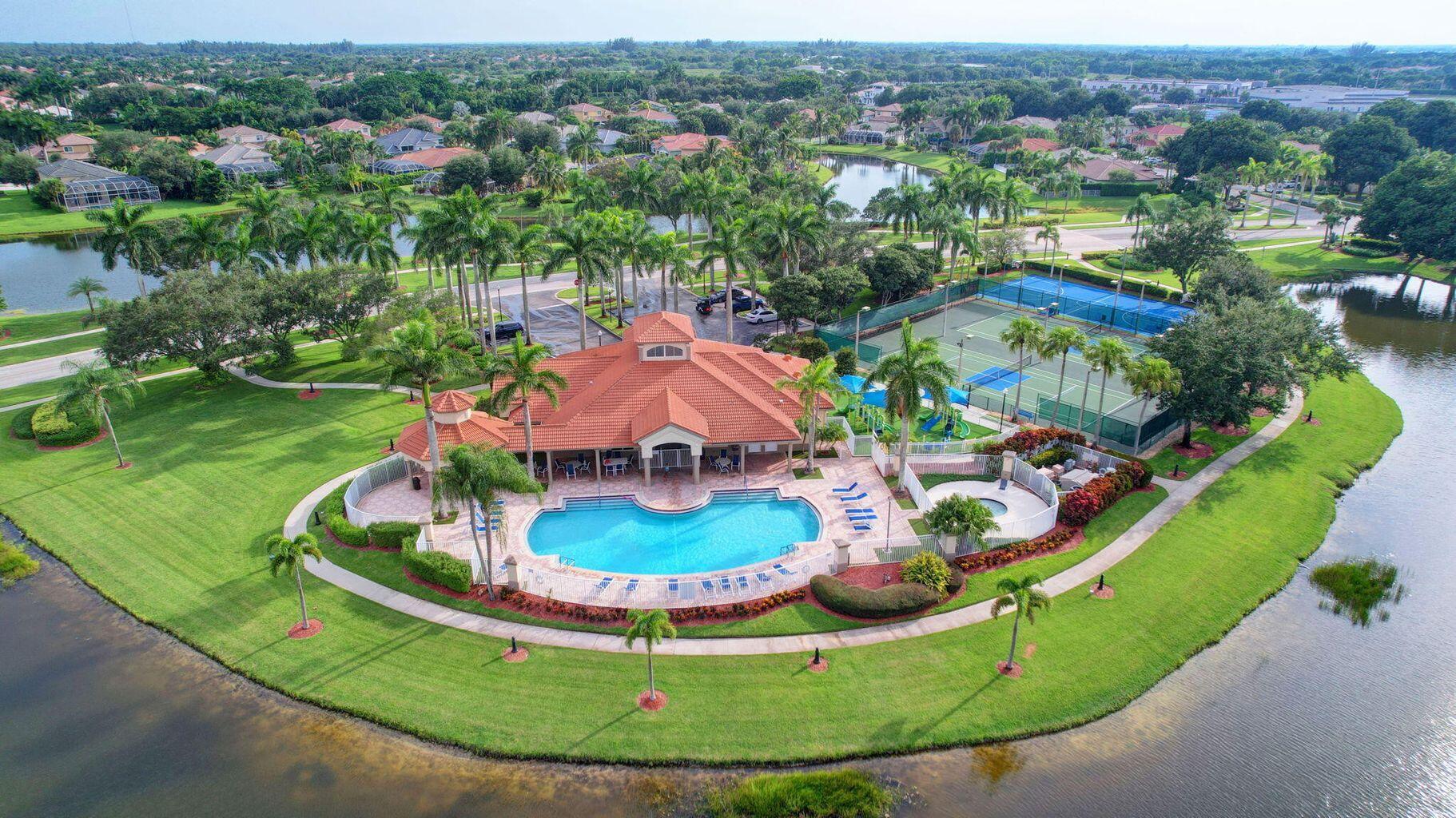 11259 Edgewater Circle