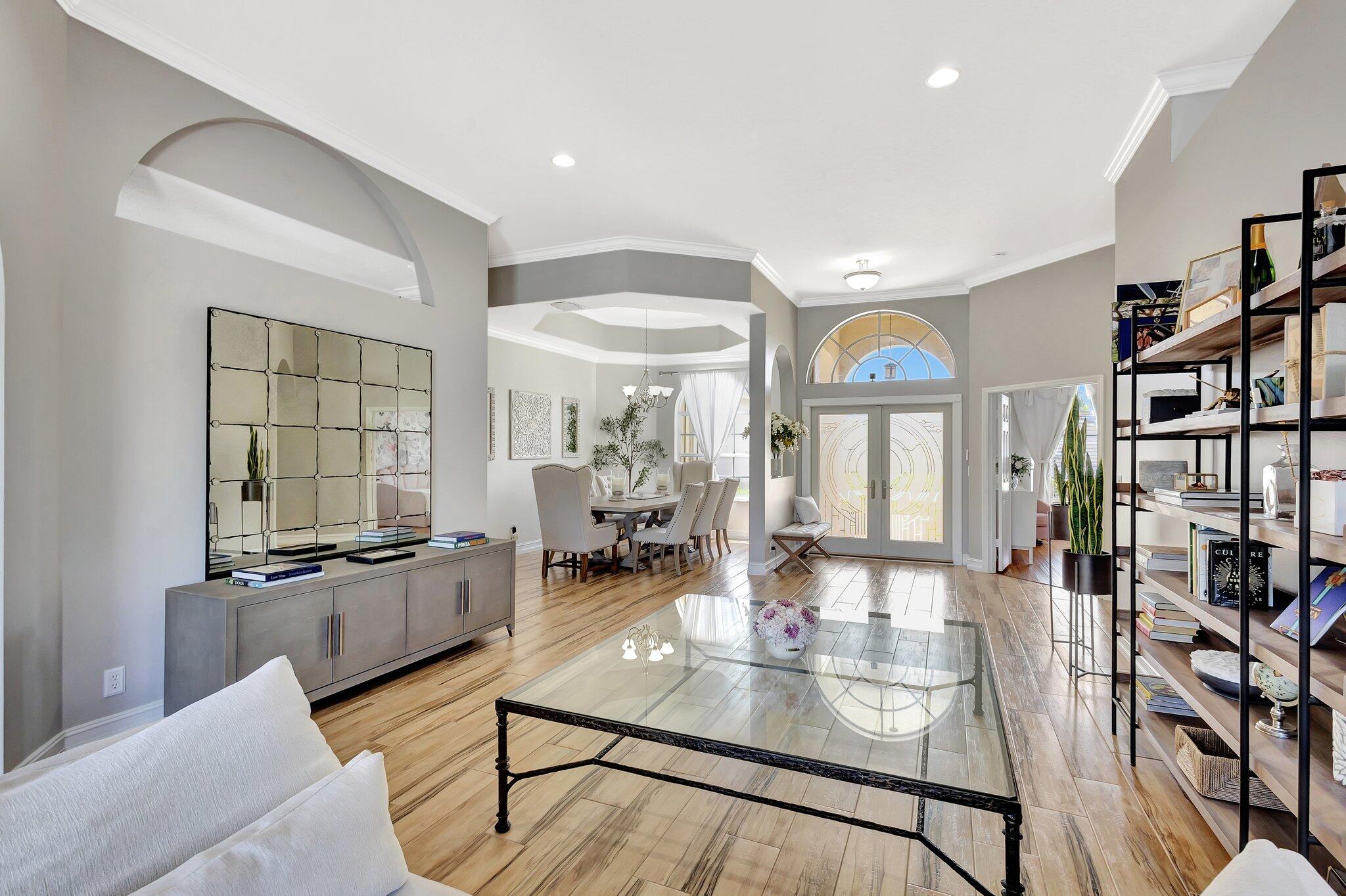 11248 Edgewater Circle