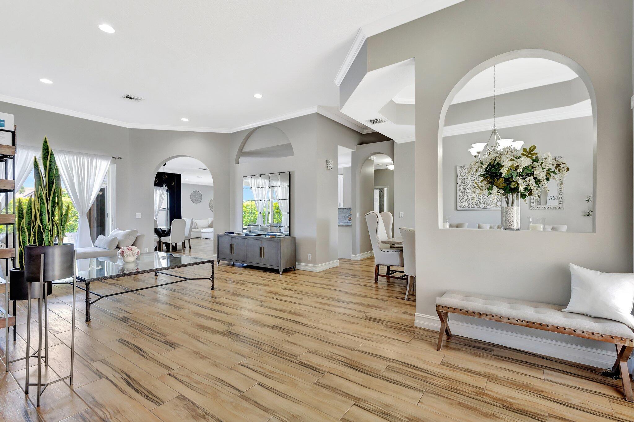 11248 Edgewater Circle