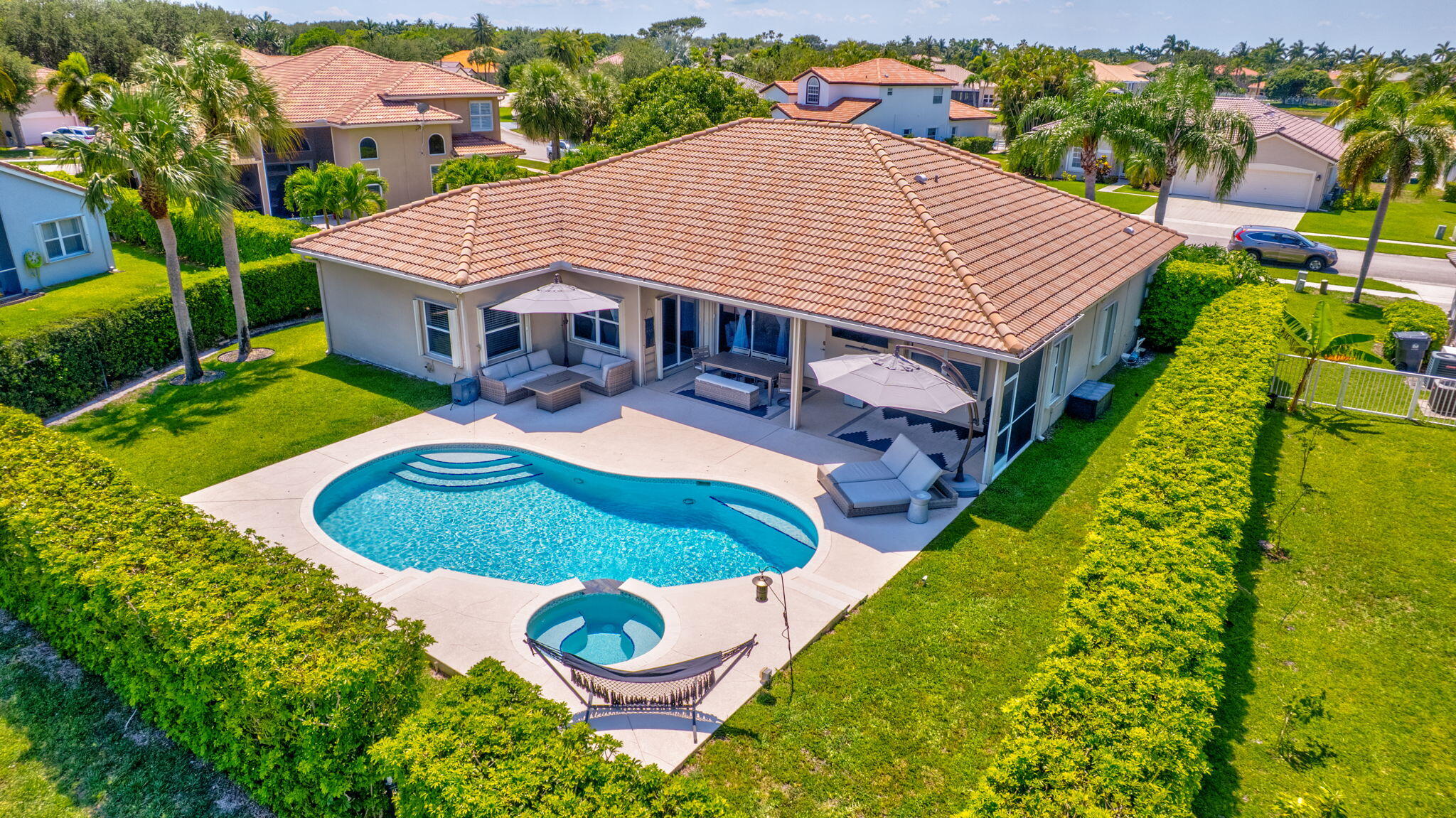 11248 Edgewater Circle