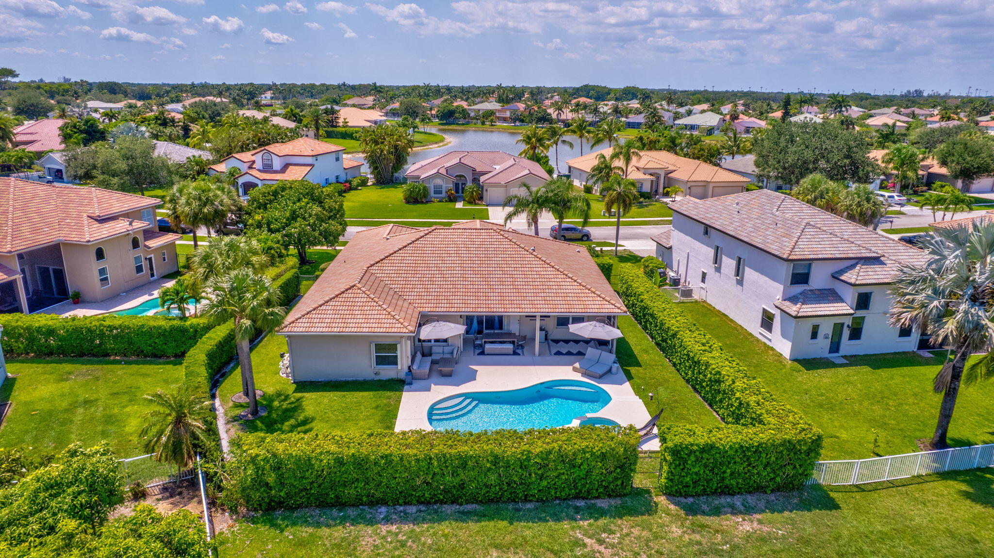 11248 Edgewater Circle