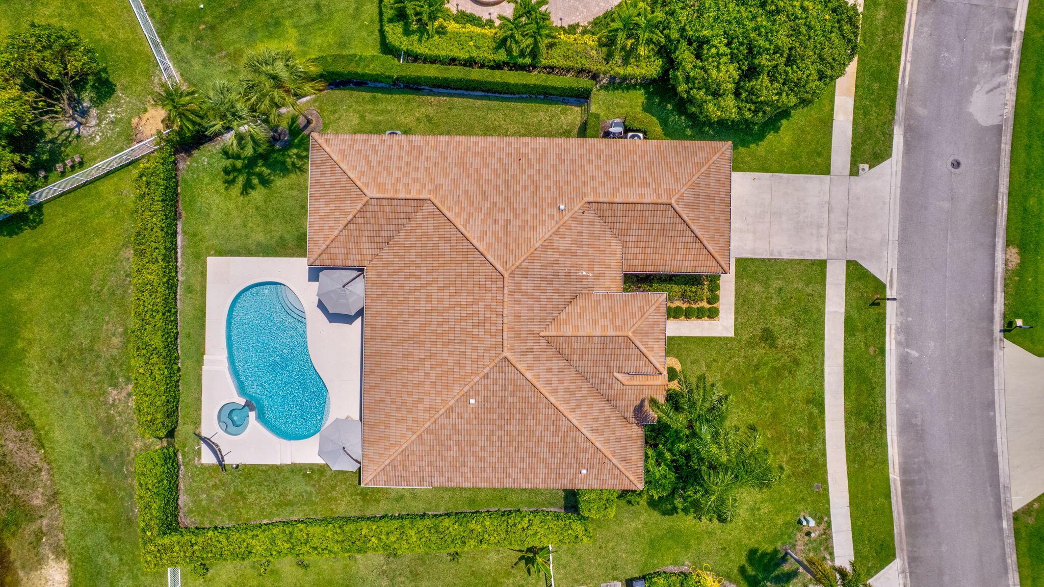 11248 Edgewater Circle