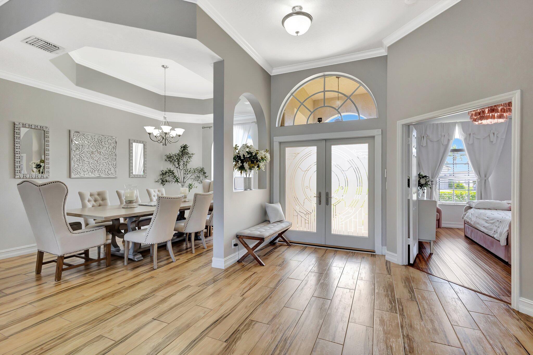 11248 Edgewater Circle