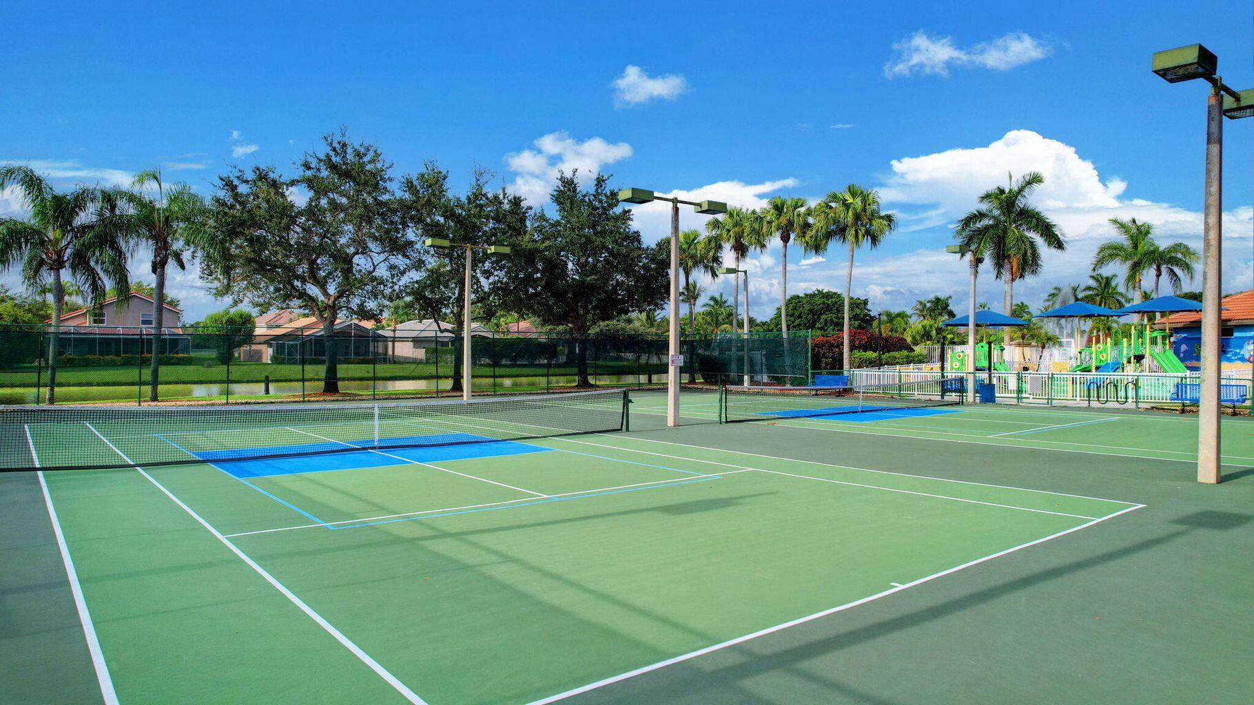 11248 Edgewater Circle