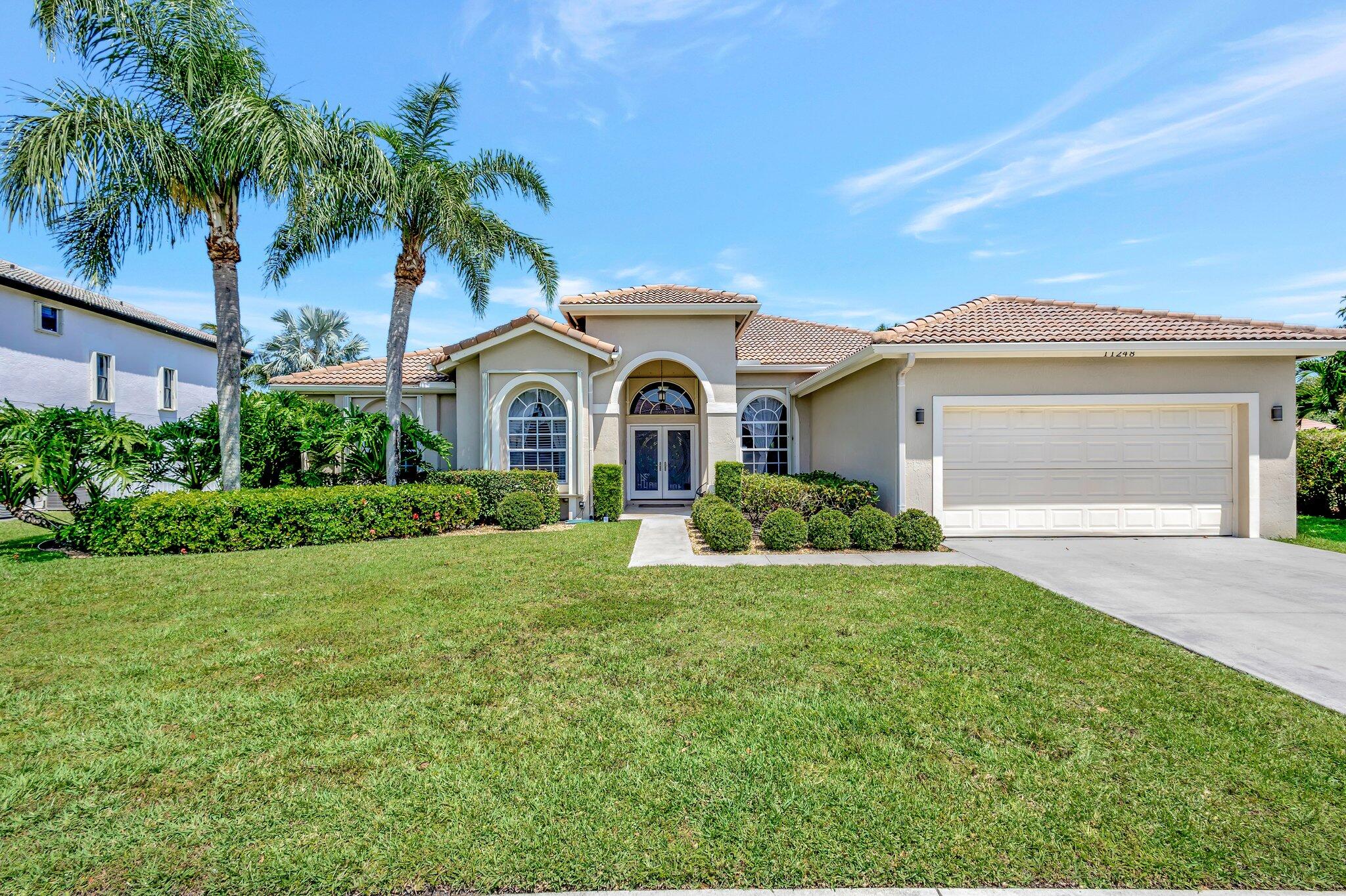 11248 Edgewater Circle