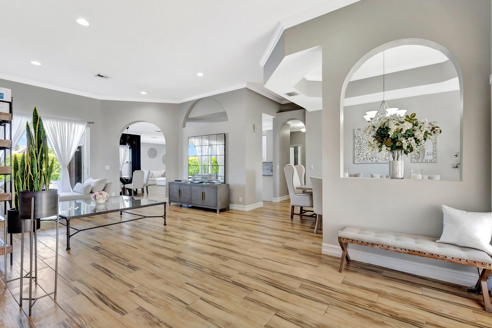 11248 Edgewater Circle