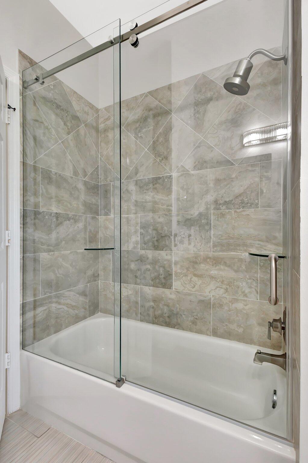 11248 Edgewater Circle