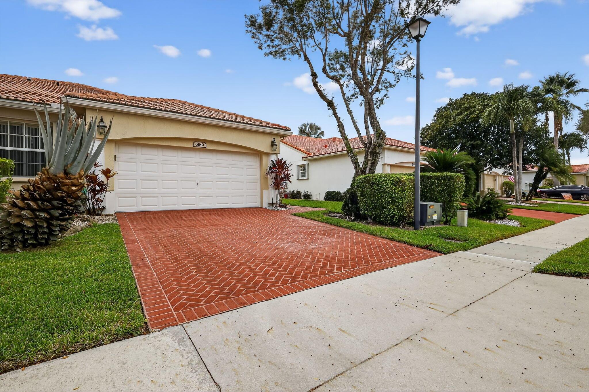 6180 Heliconia Road