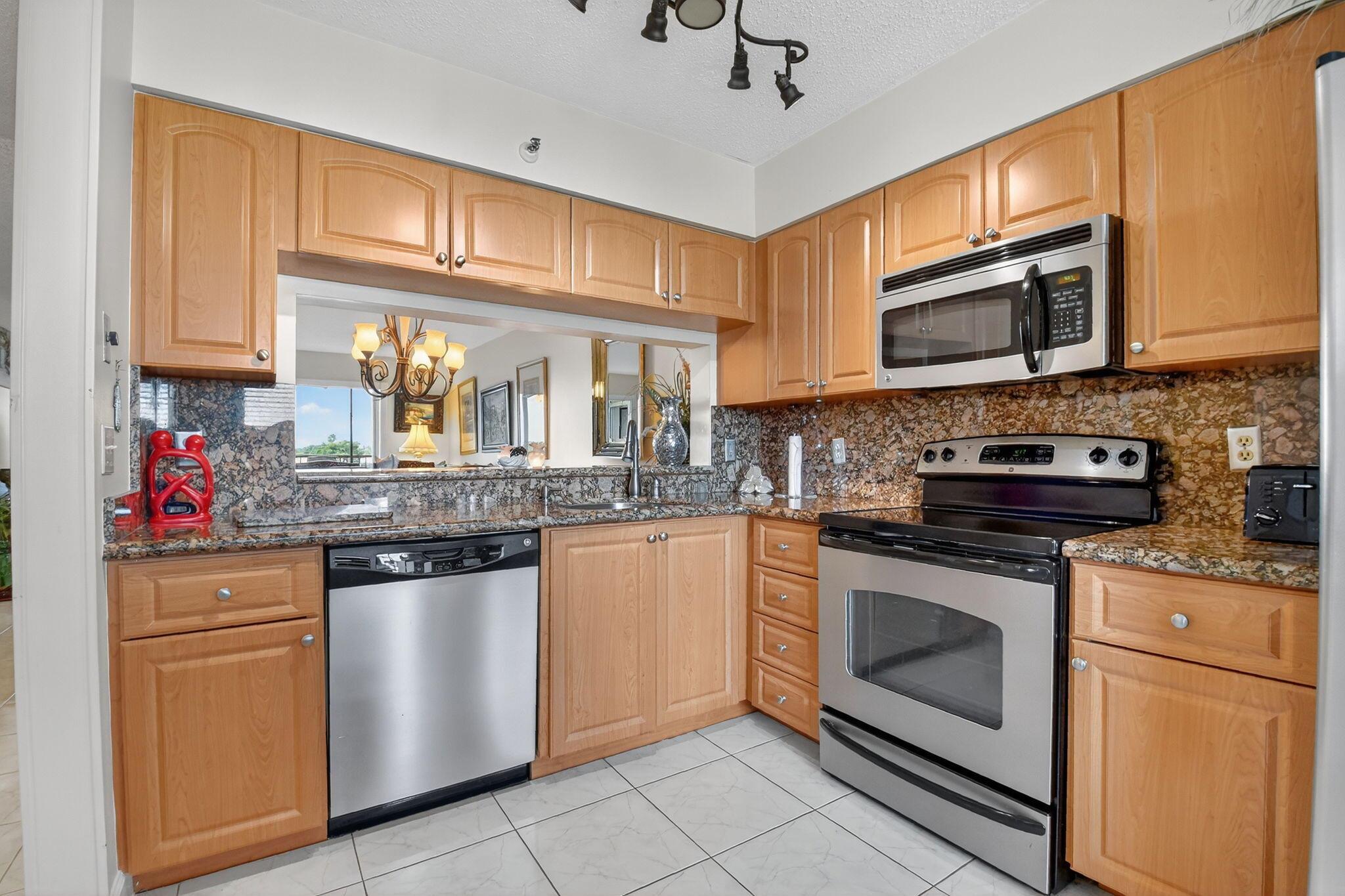 14460 Strathmore Lane 605