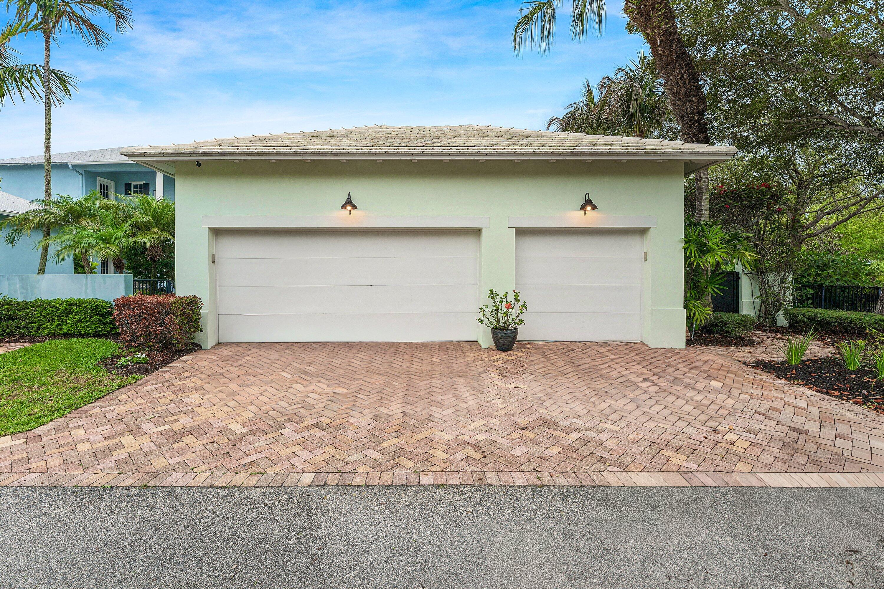 206 Botanica Drive