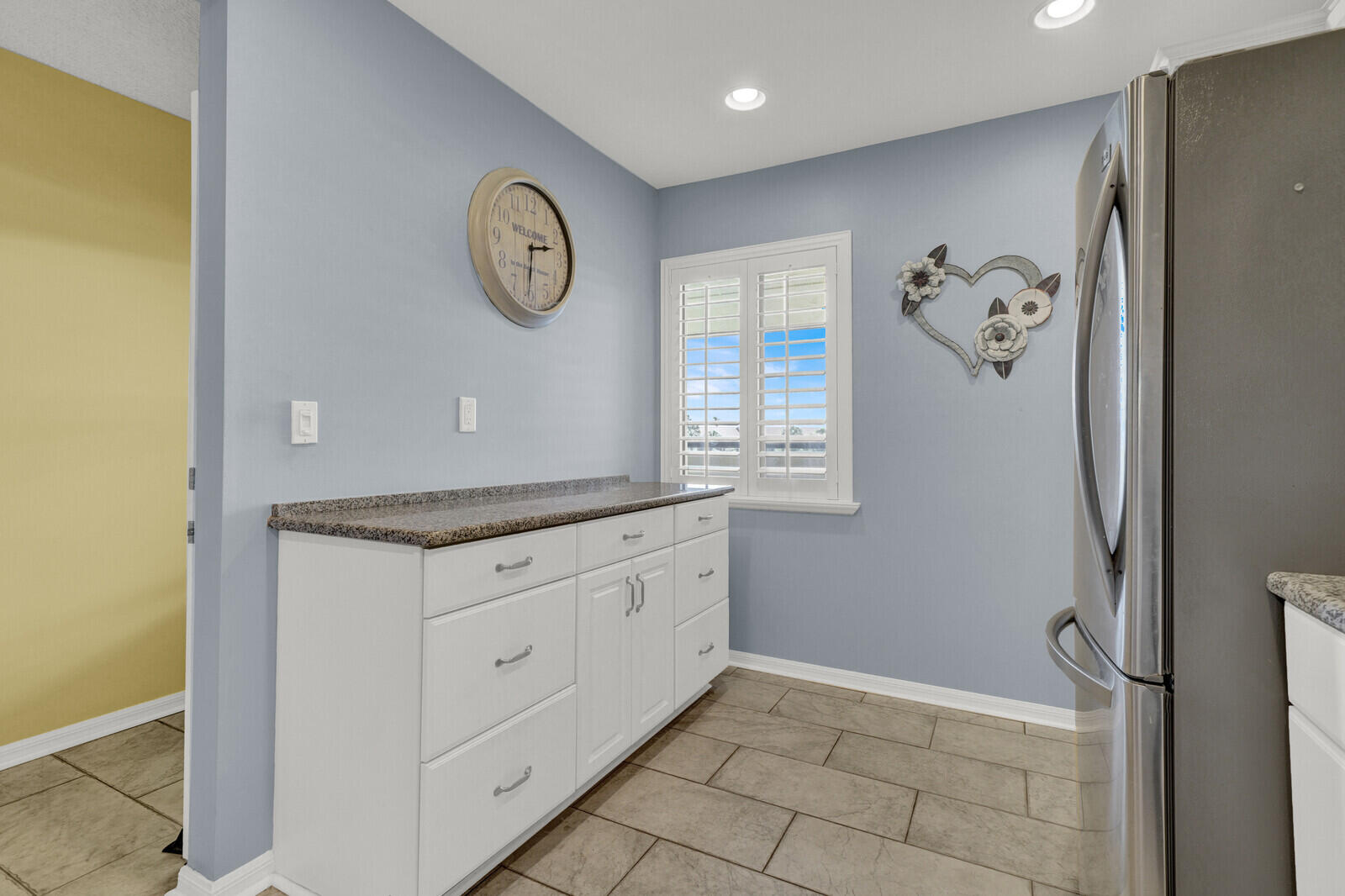 6901 SE Constitution Boulevard 204