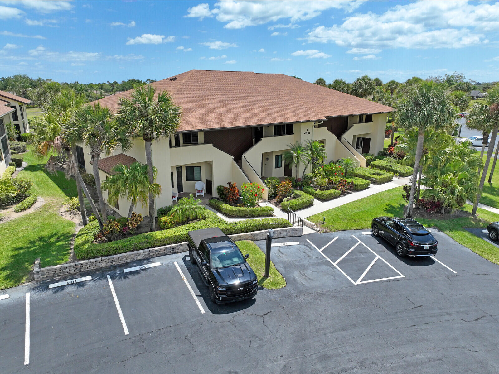 6901 SE Constitution Boulevard 204