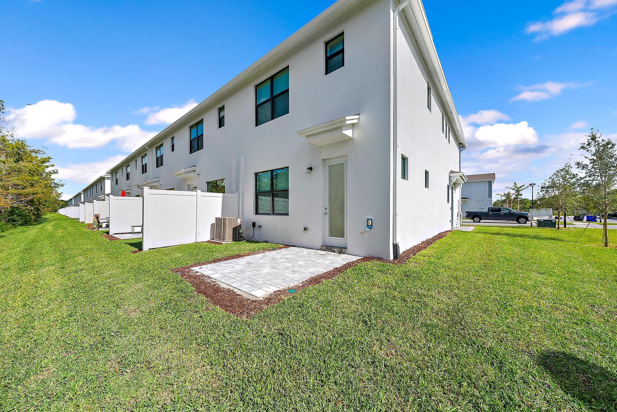 501 SW Sally Way