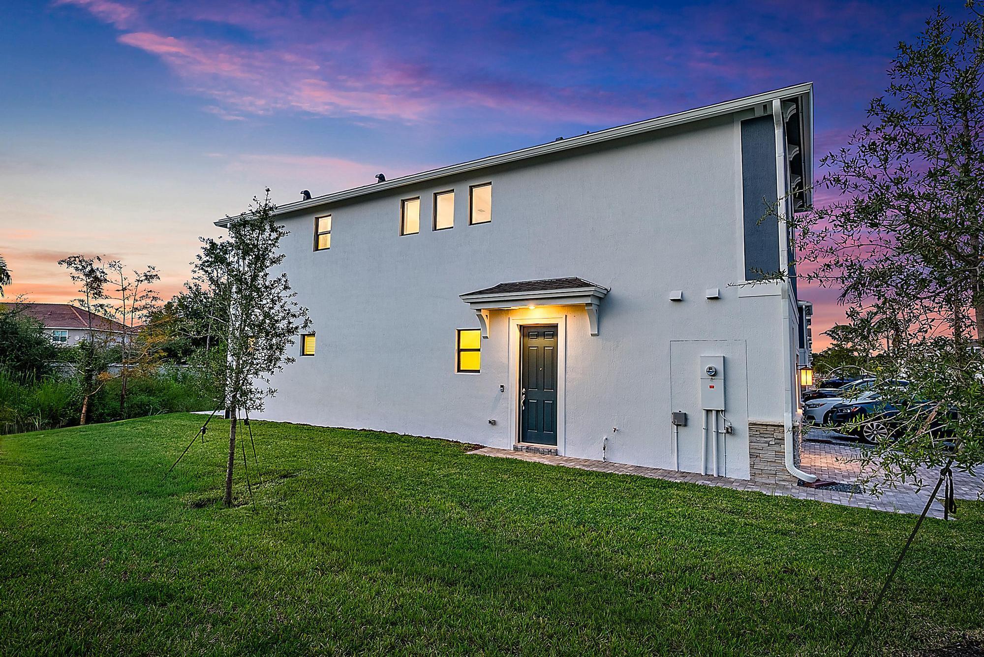 501 SW Sally Way