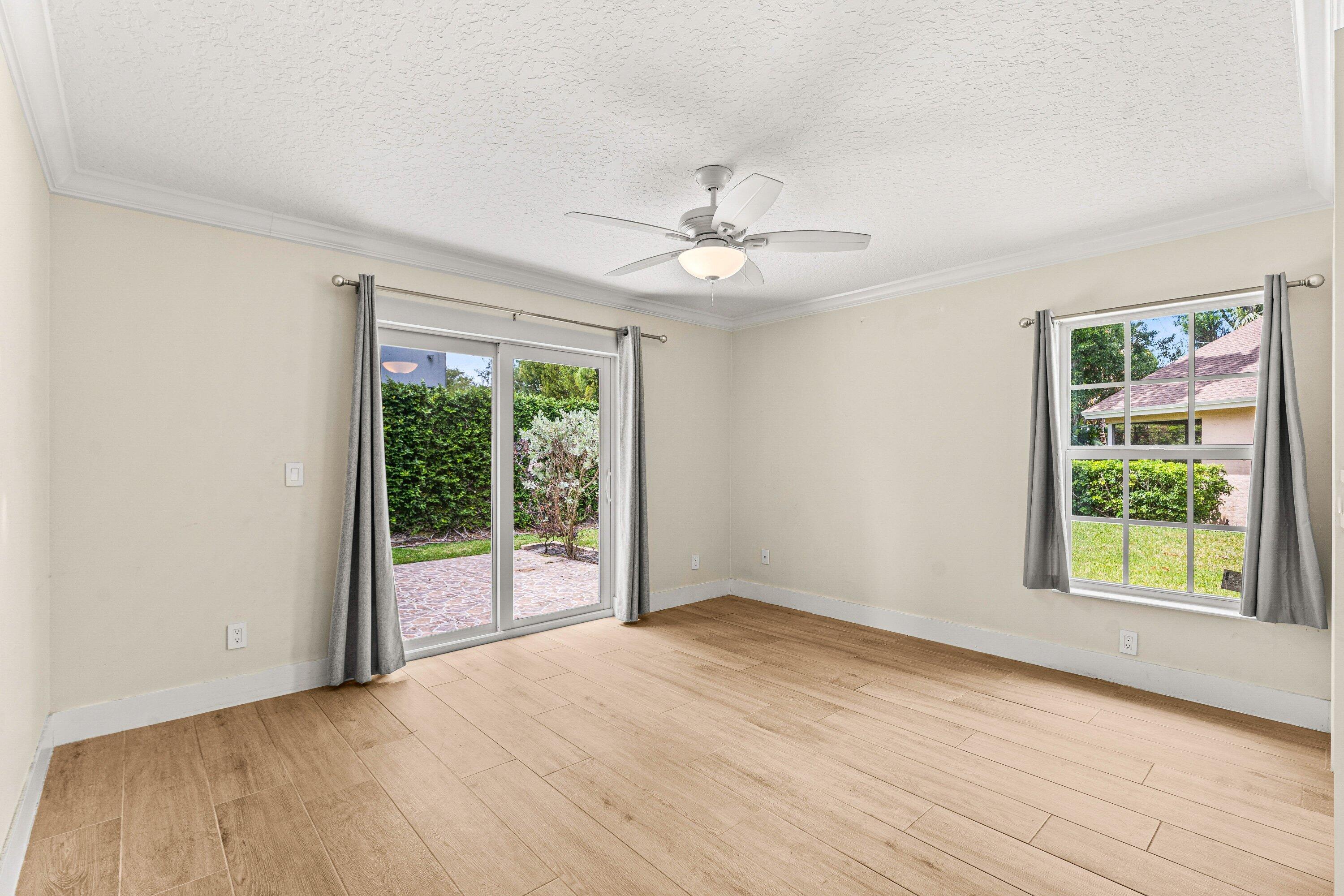 226 Moccasin Trail W