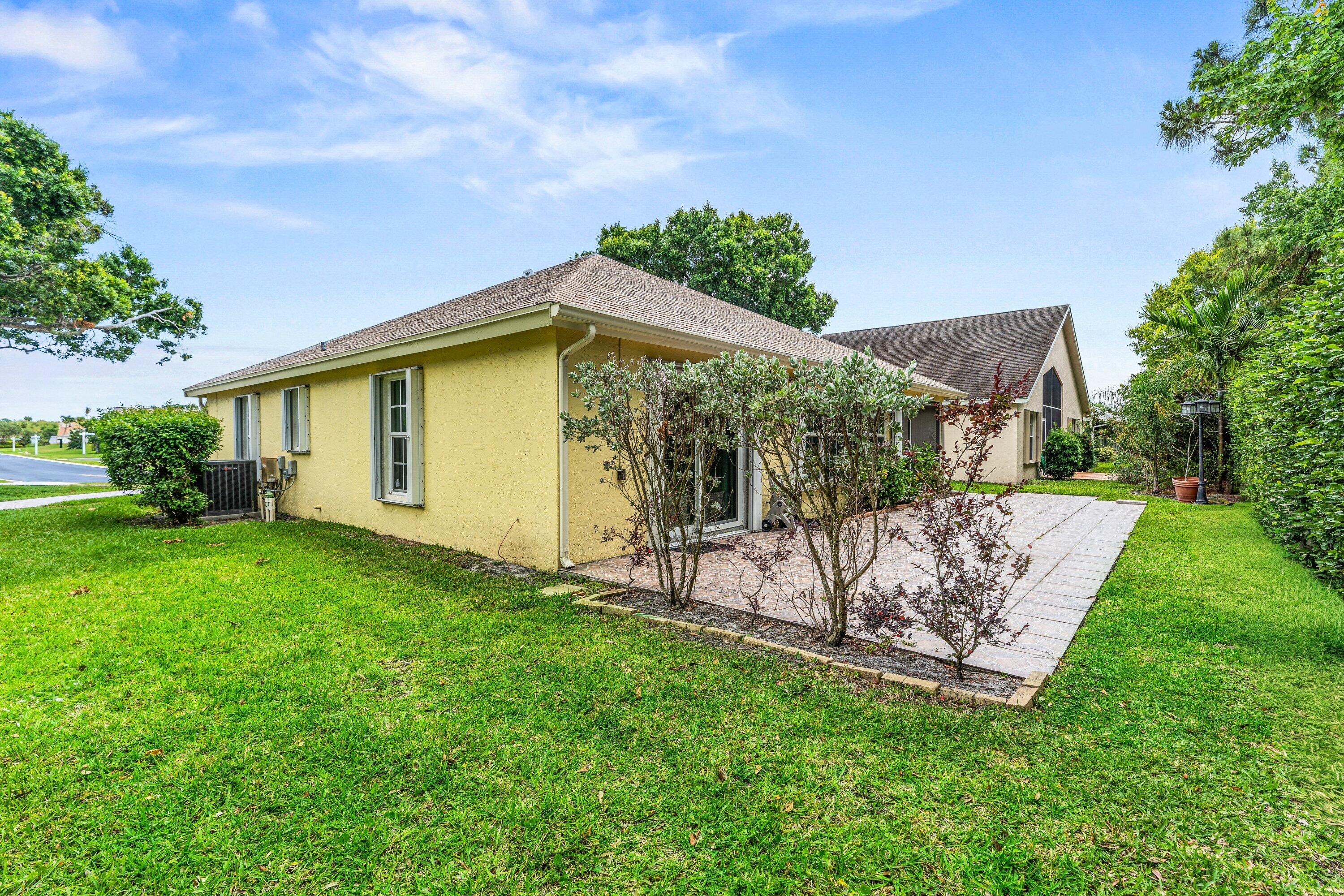 226 Moccasin Trail W