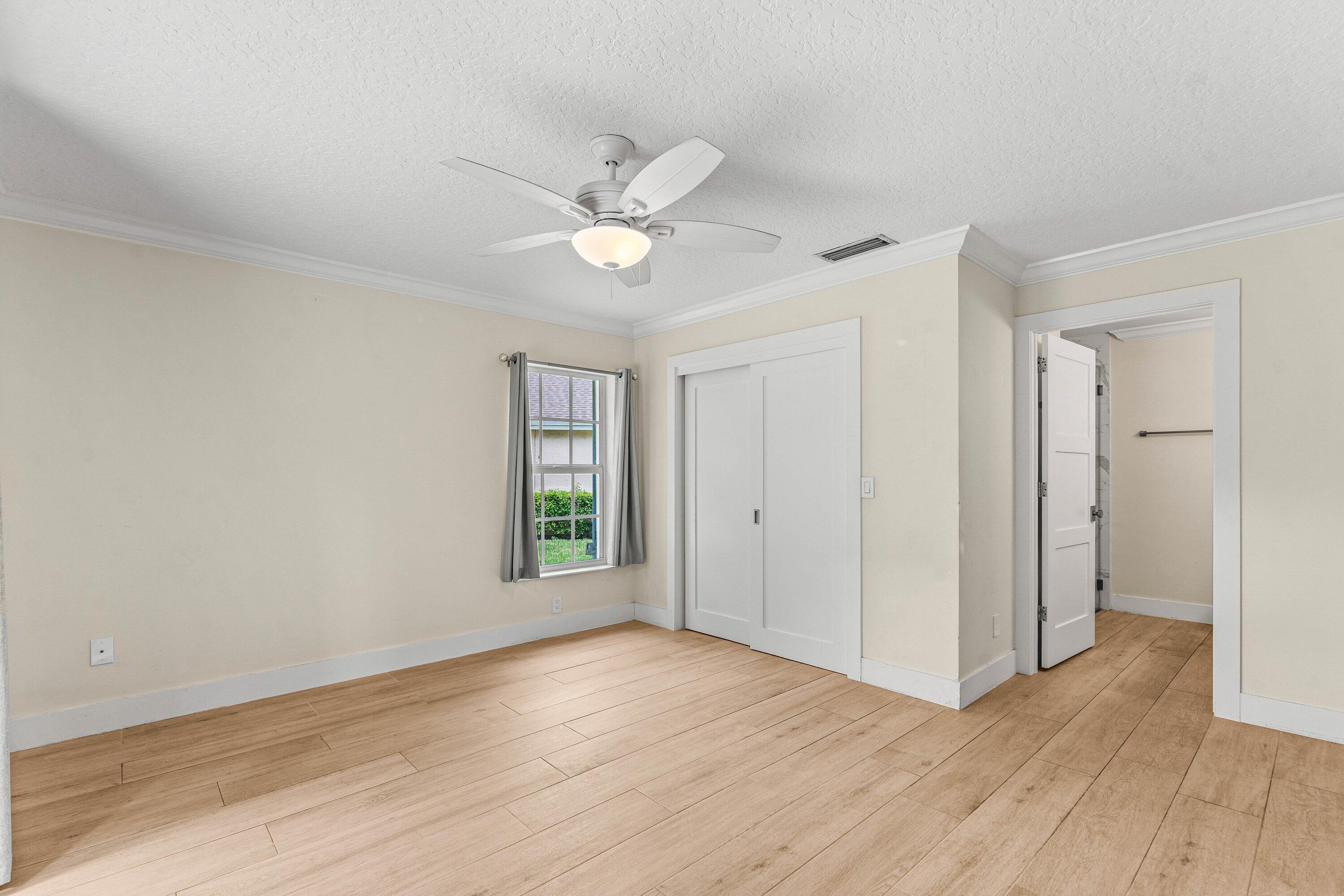 226 Moccasin Trail W