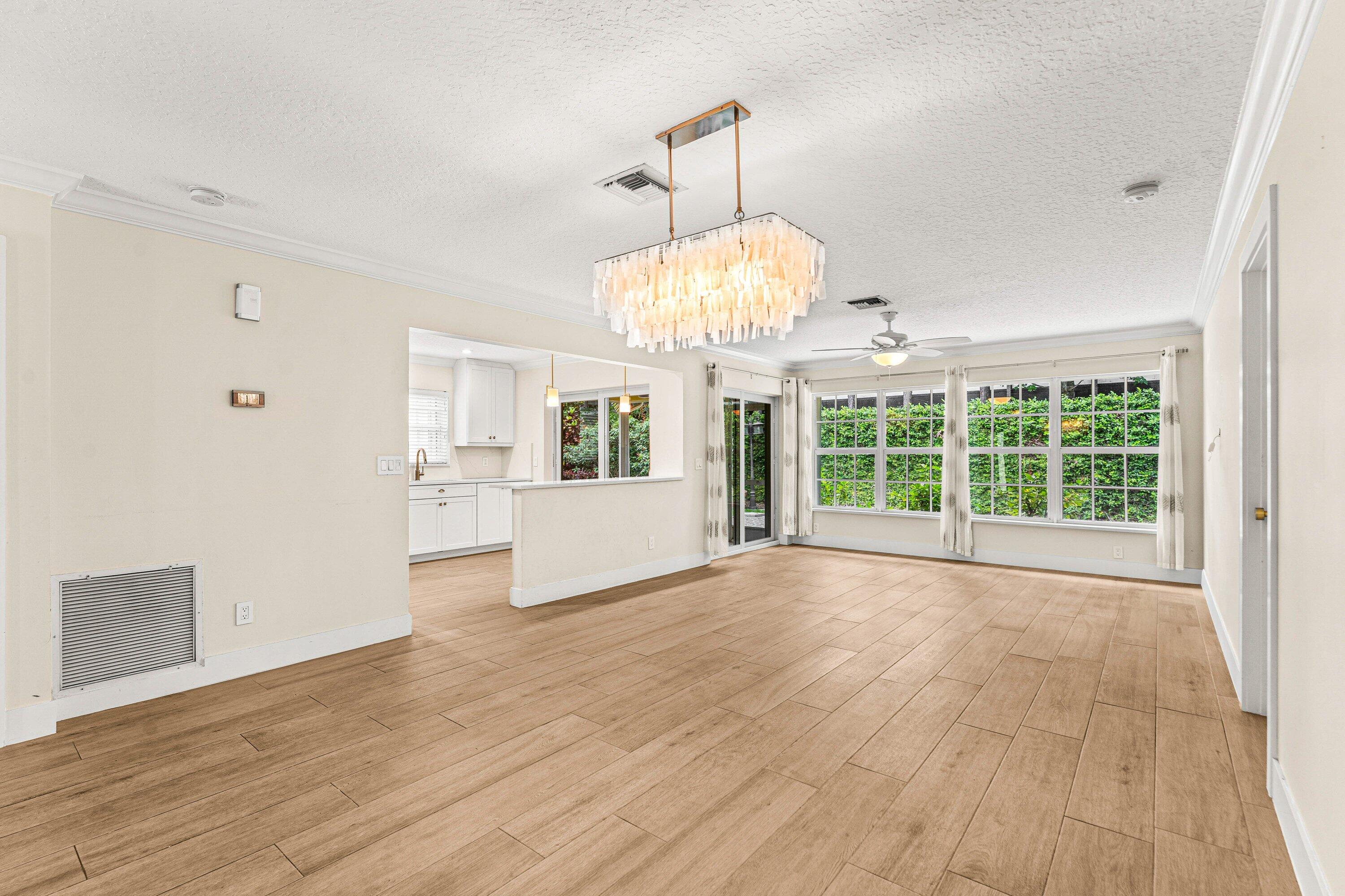 226 Moccasin Trail W