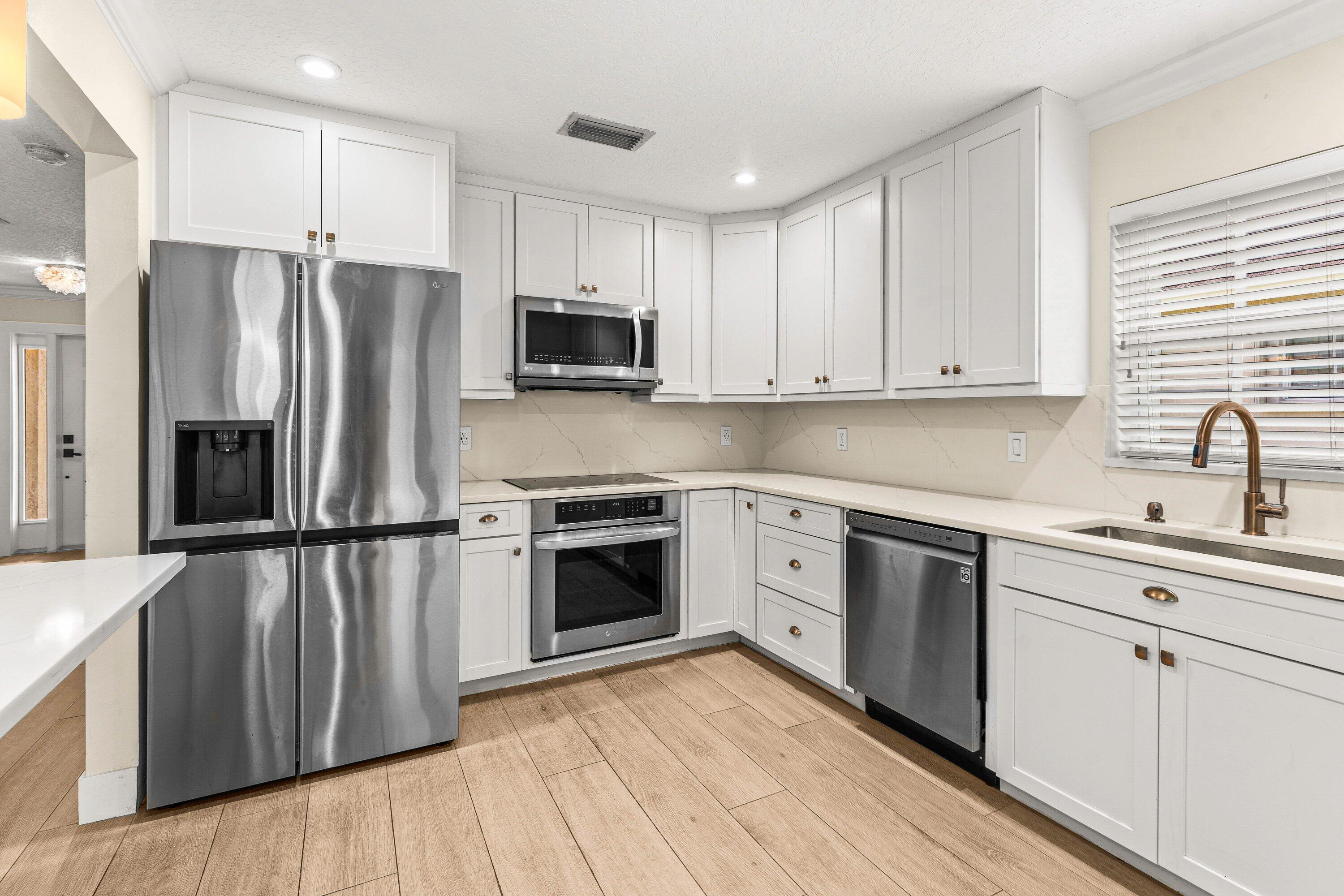 226 Moccasin Trail W