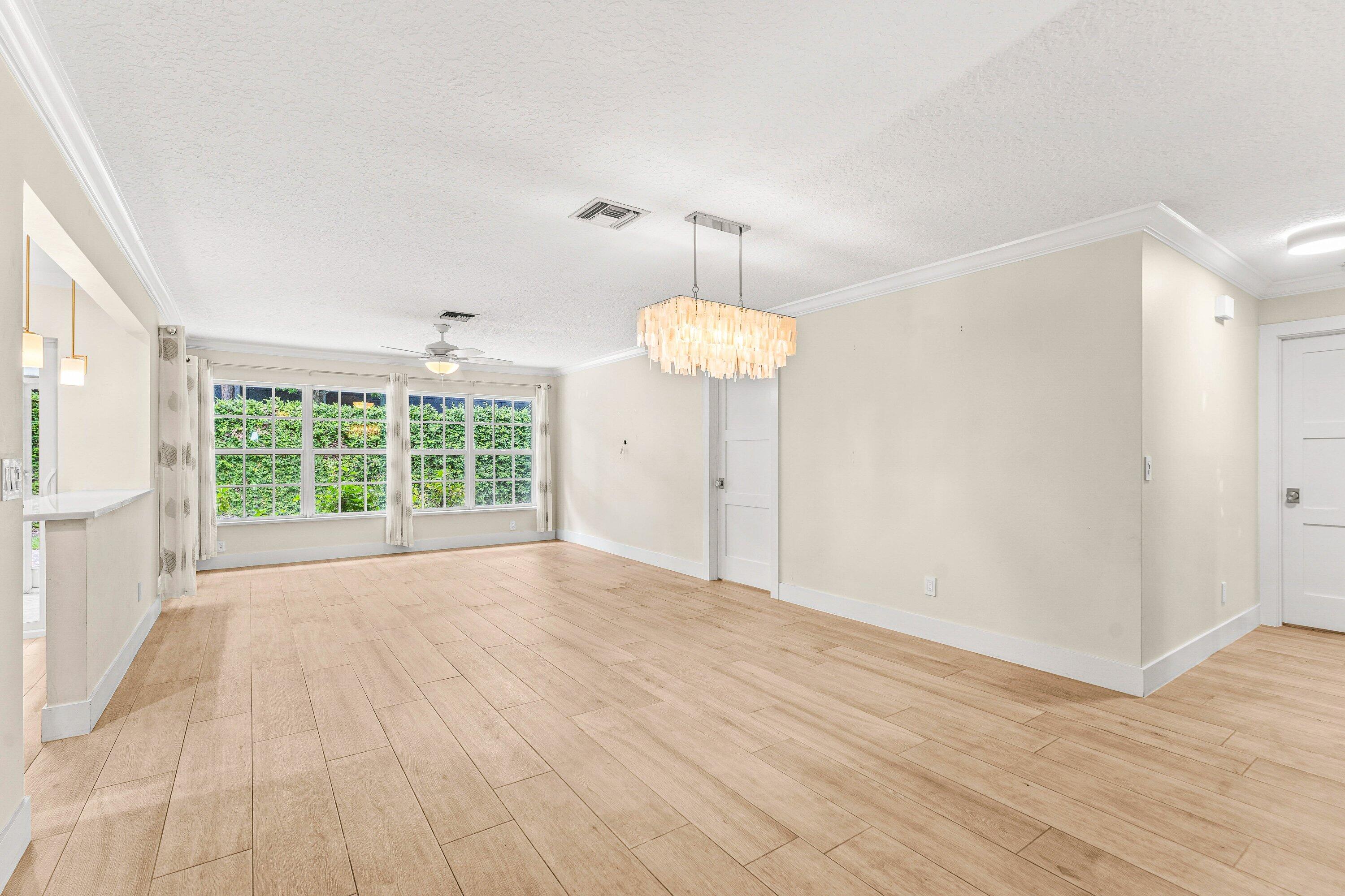 226 Moccasin Trail W