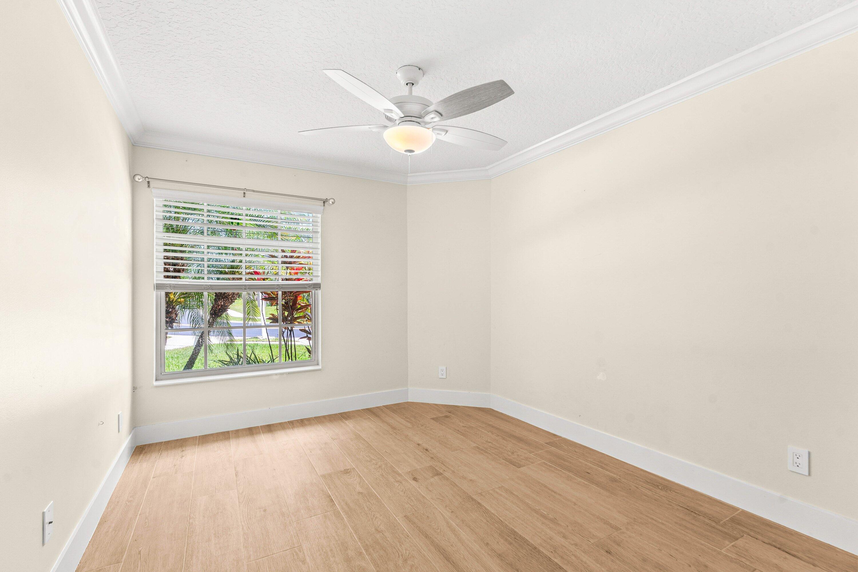 226 Moccasin Trail W