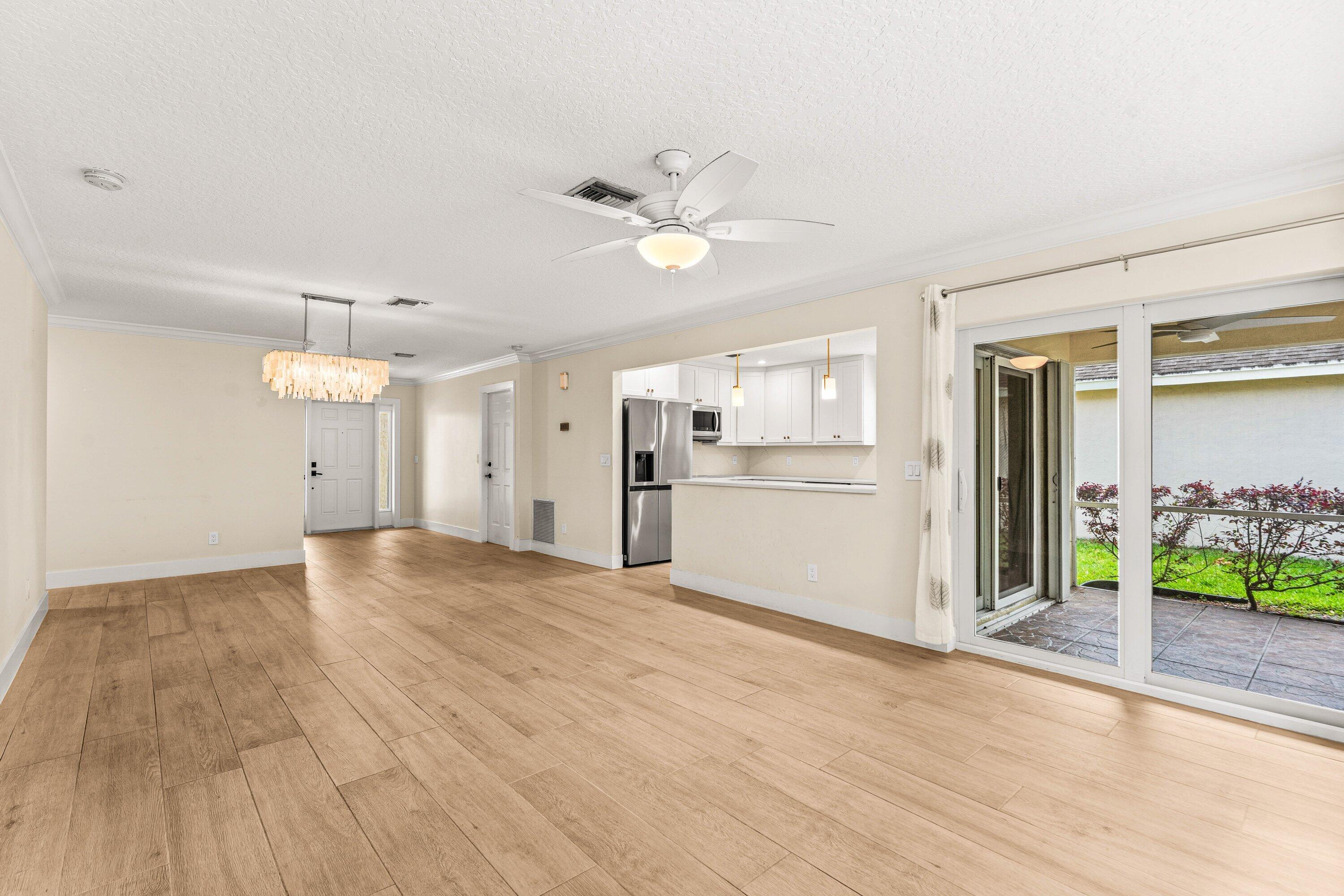 226 Moccasin Trail W