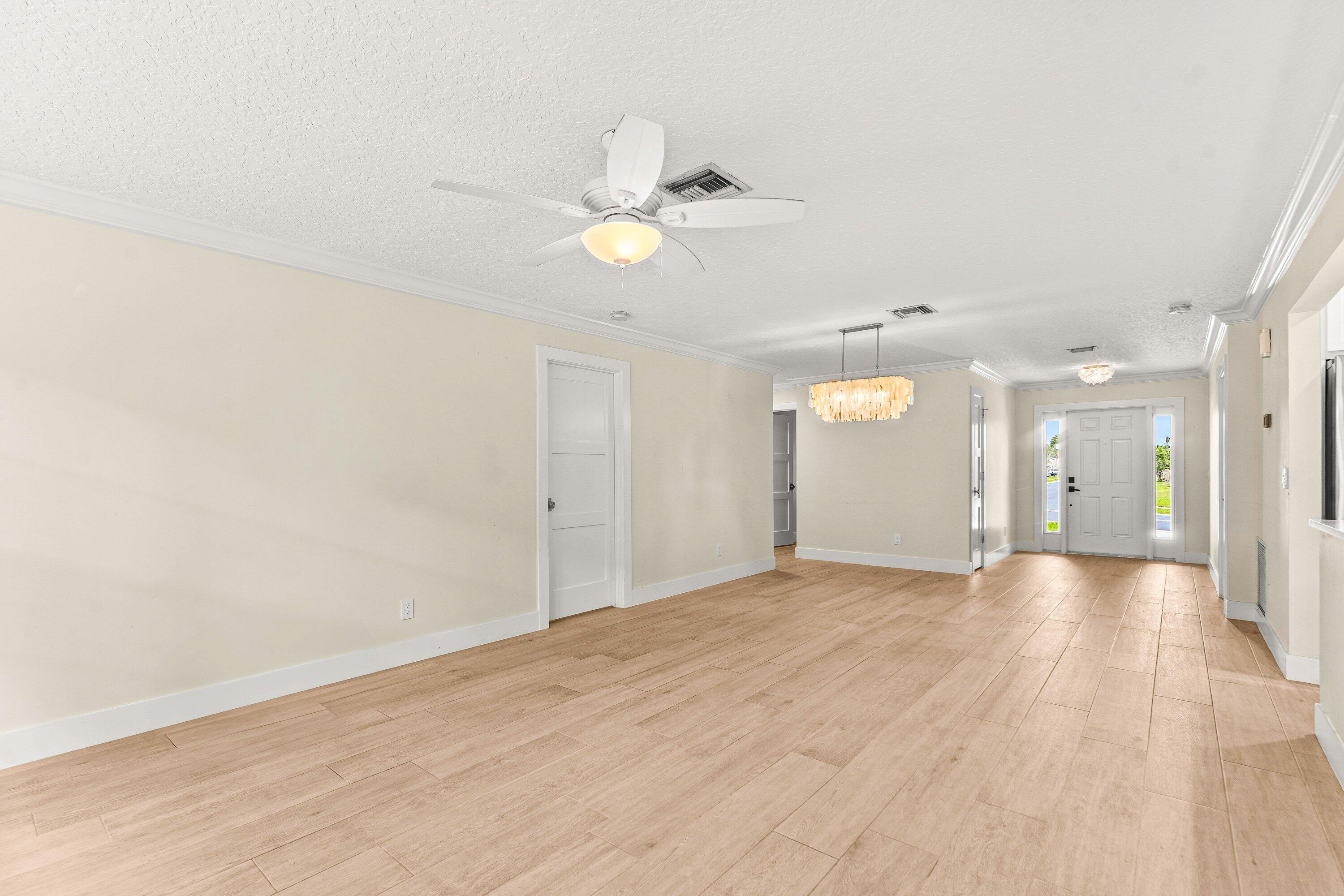 226 Moccasin Trail W