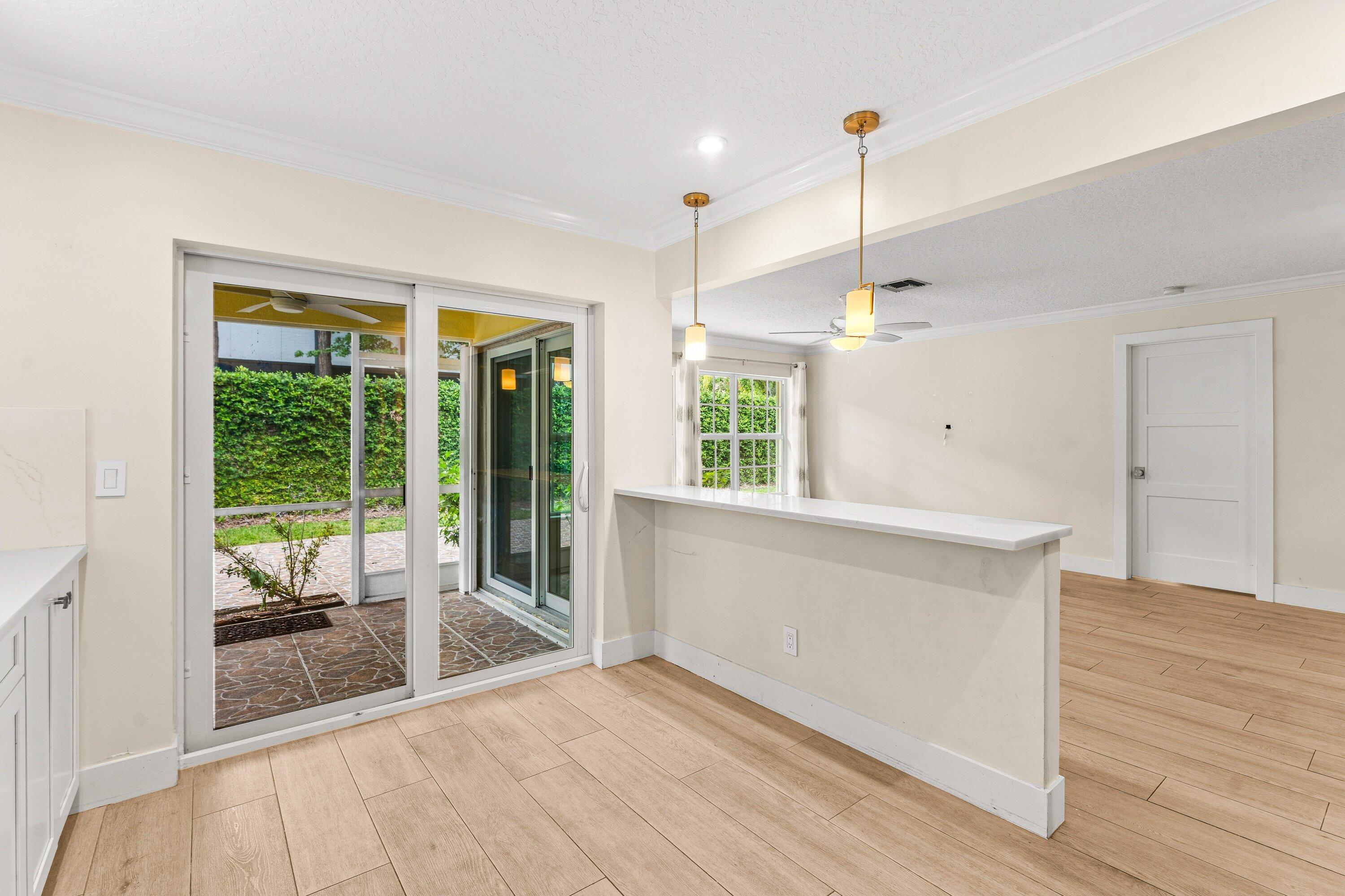 226 Moccasin Trail W