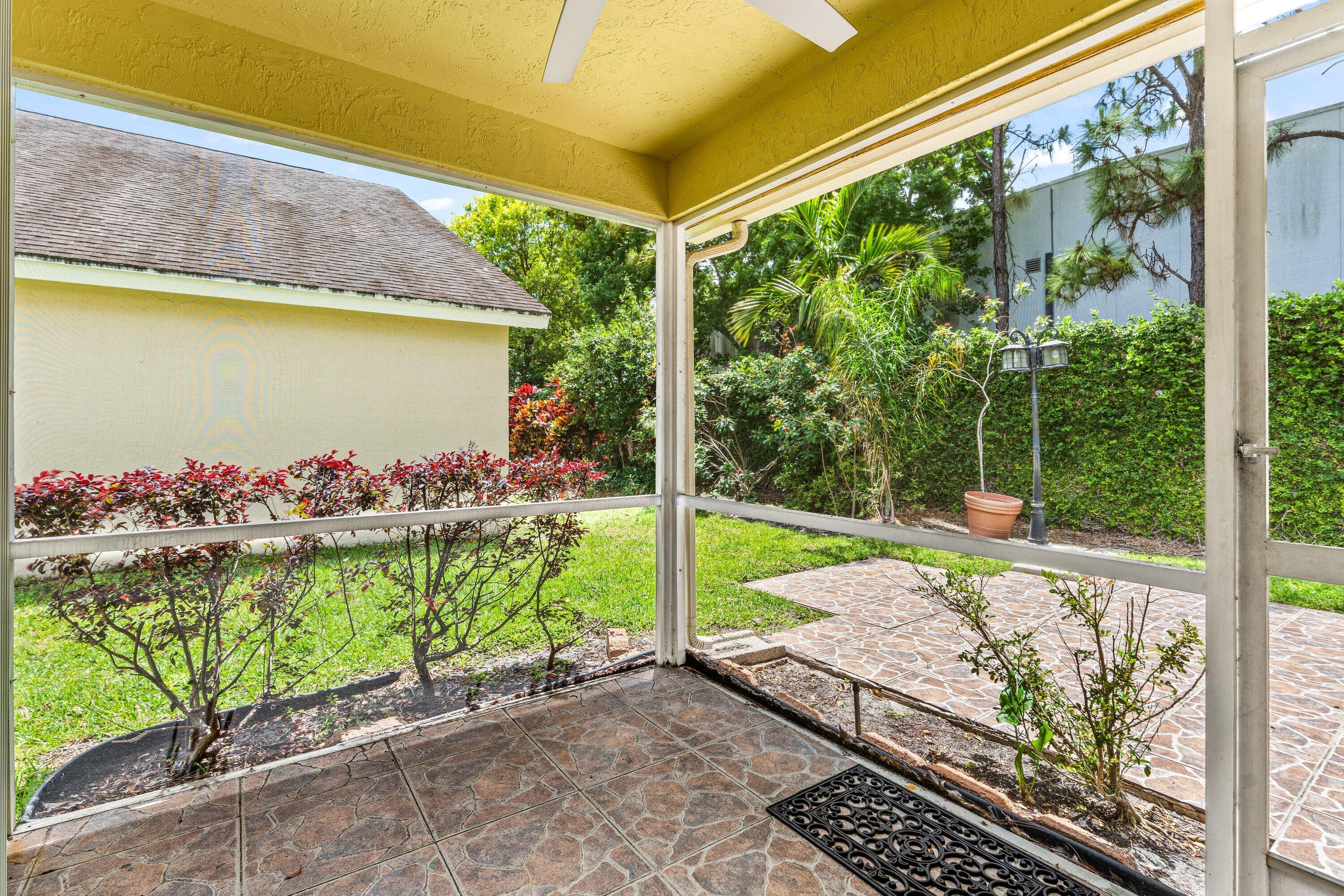 226 Moccasin Trail W