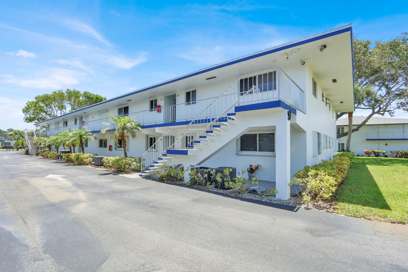 9 Westwood Avenue 102b