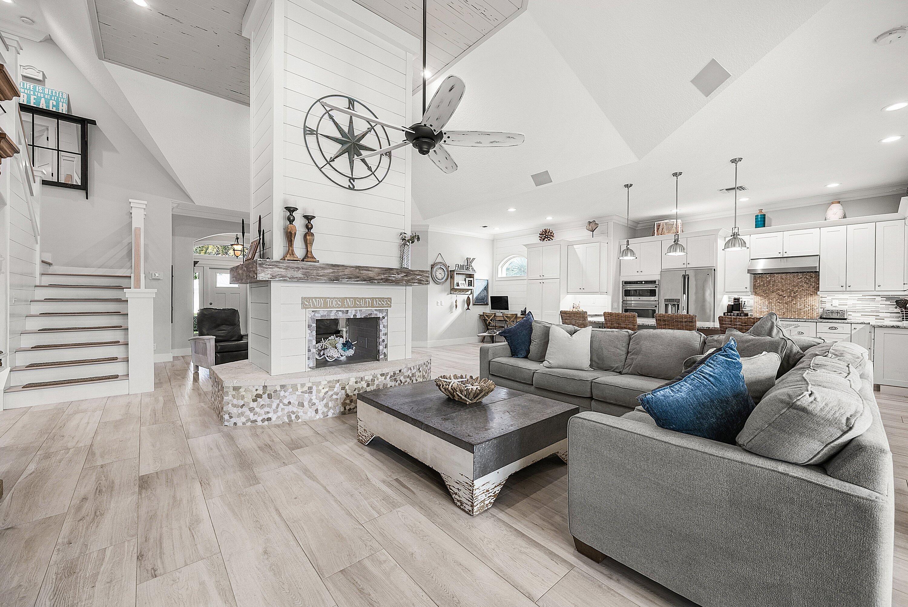 906 Dolphin Drive