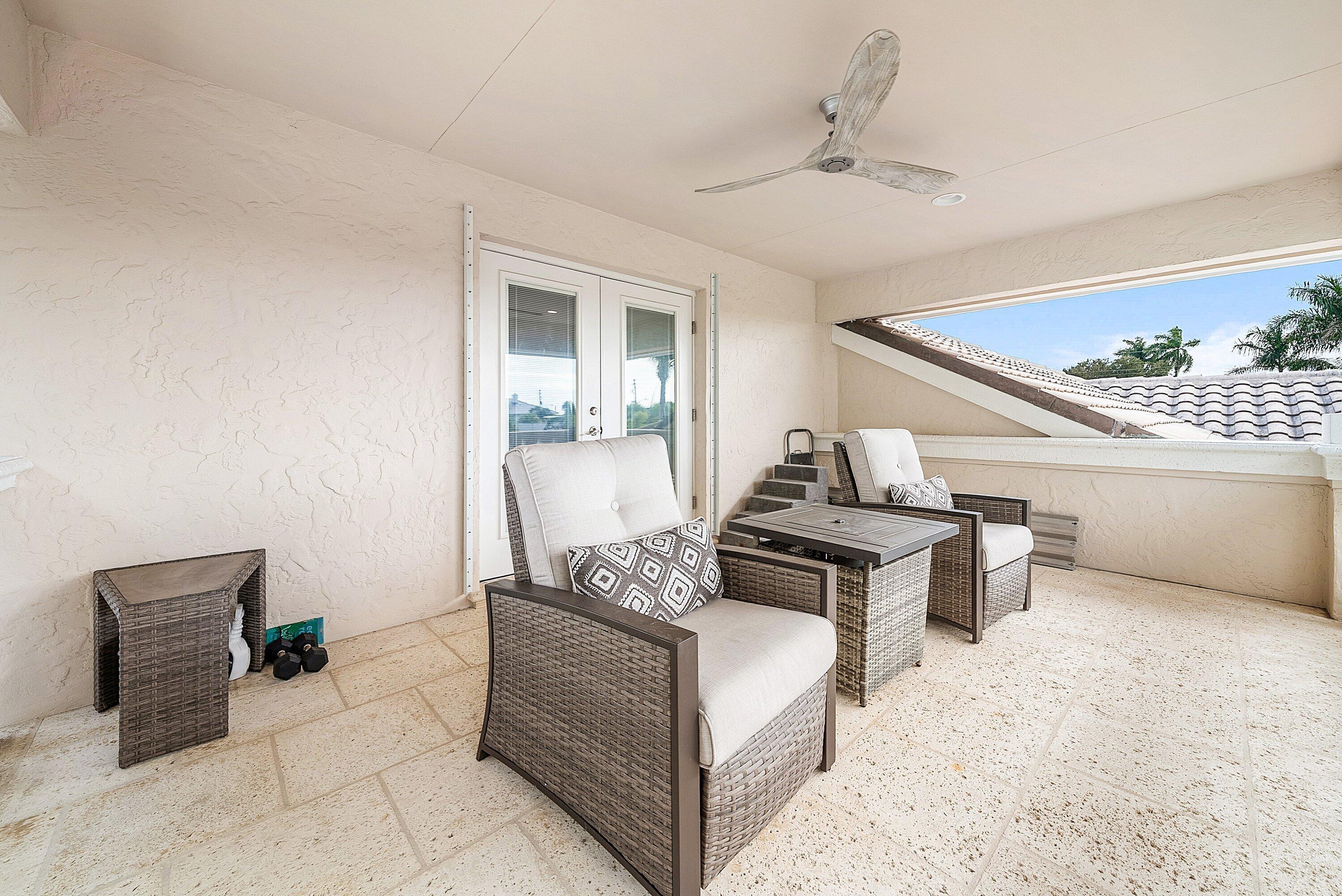 906 Dolphin Drive