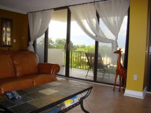 4200 N Ocean Drive 2-205