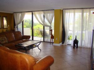 4200 N Ocean Drive 2-205