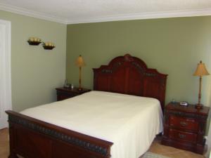 4200 N Ocean Drive 2-205