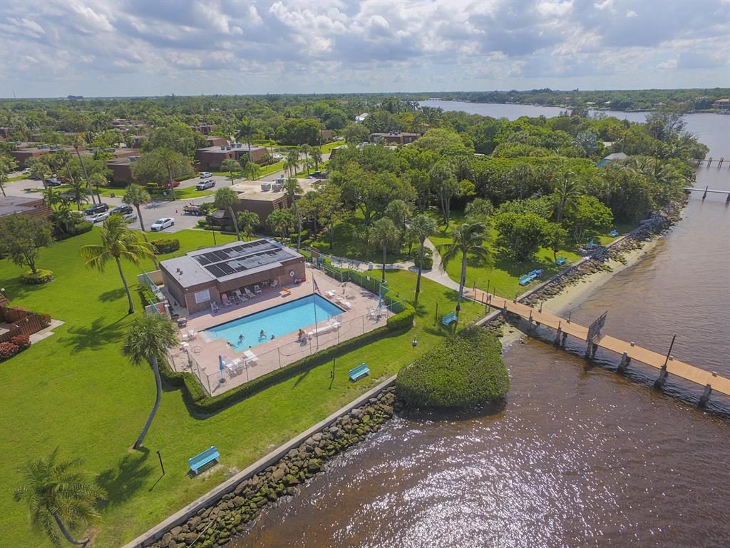 825 Center Street Unit: 10b