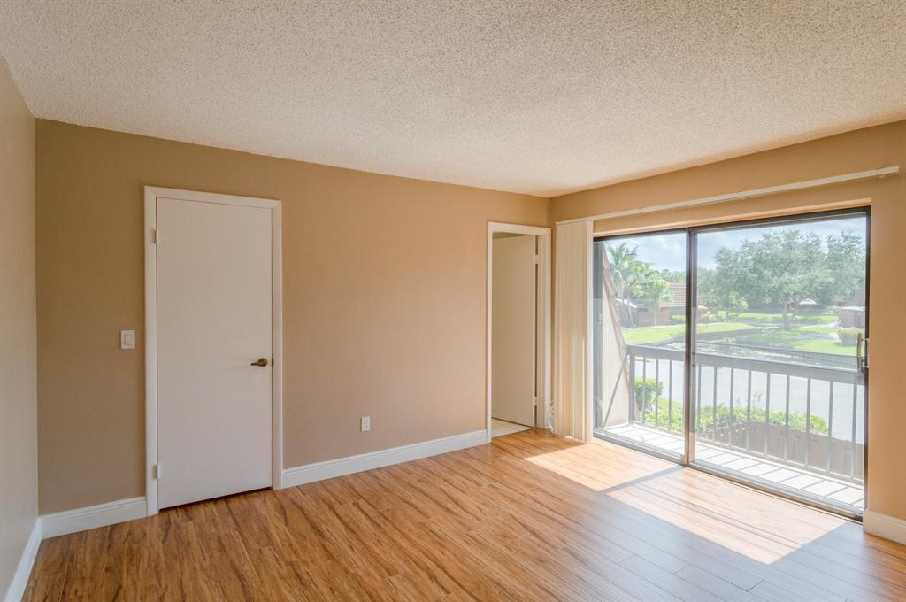 825 Center Street Unit: 10b