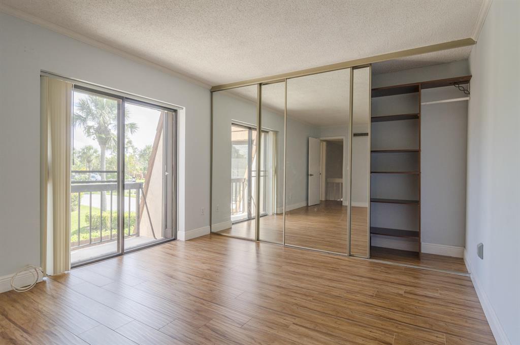 825 Center Street Unit: 10b