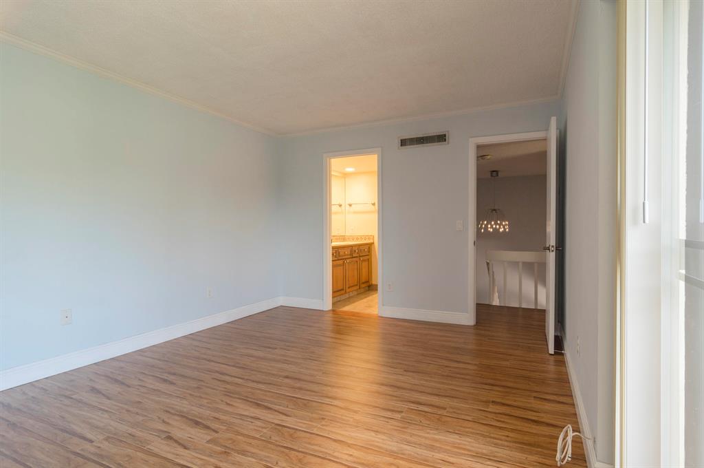 825 Center Street Unit: 10b