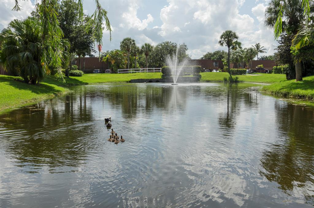 825 Center Street Unit: 10b