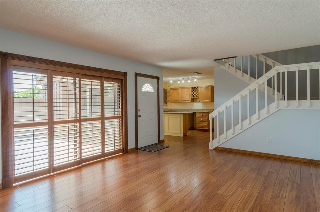 825 Center Street Unit: 10b