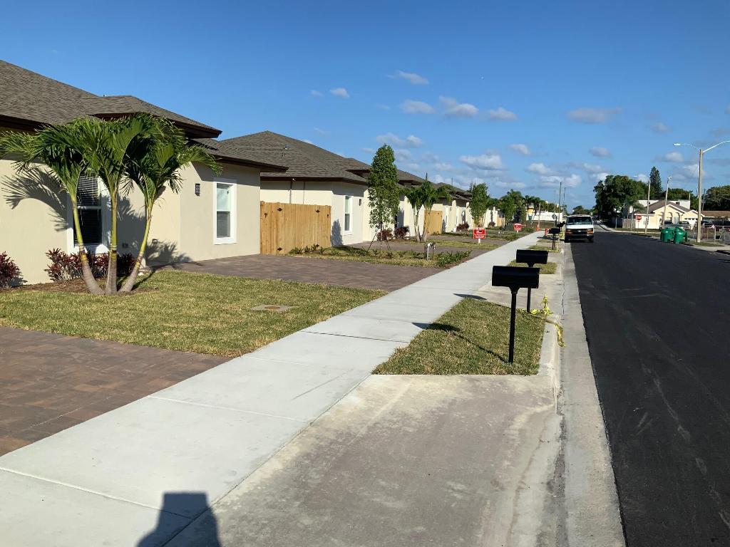 1554-1558 W 26th Court