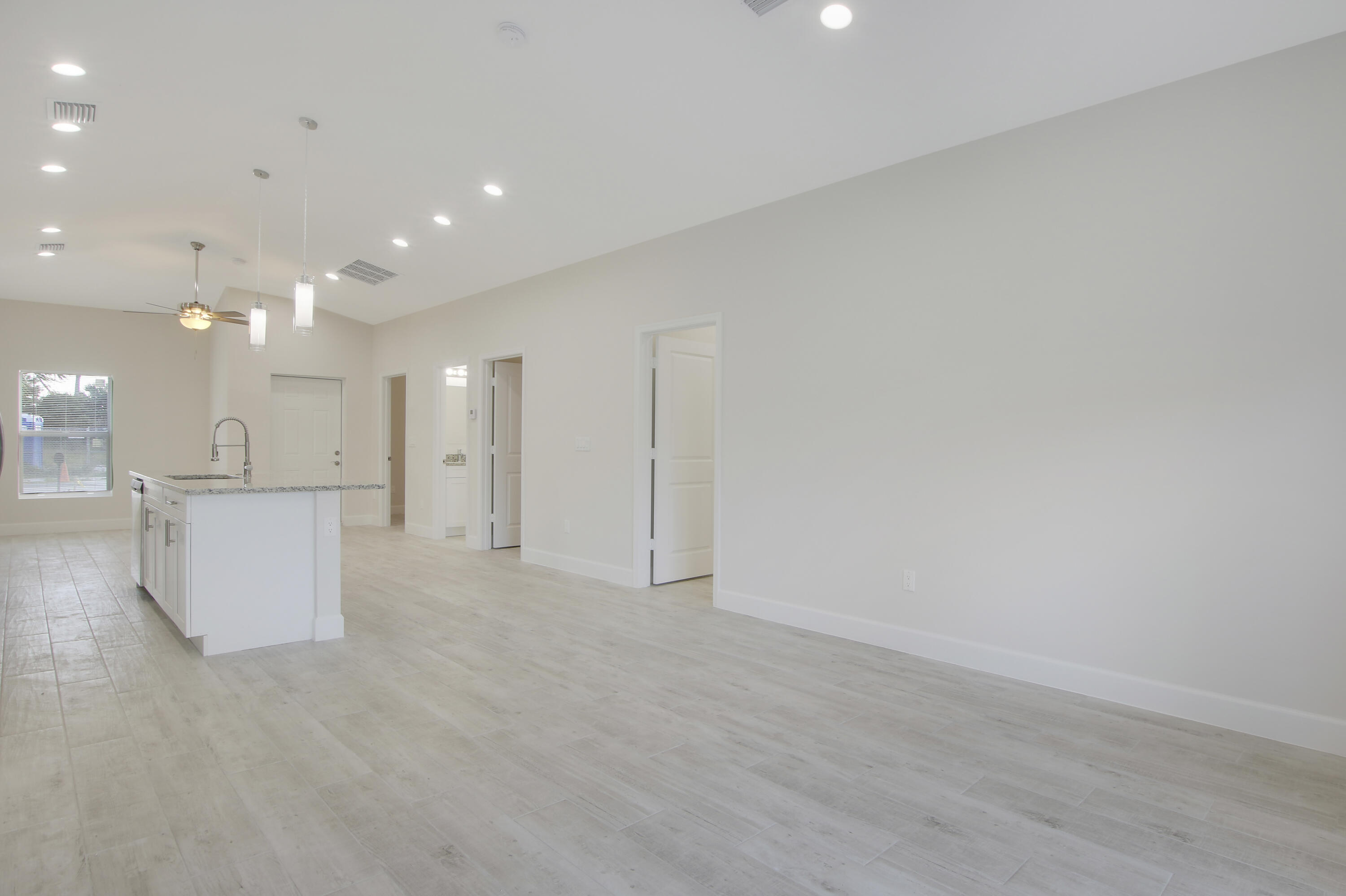 1554-1558 W 26th Court