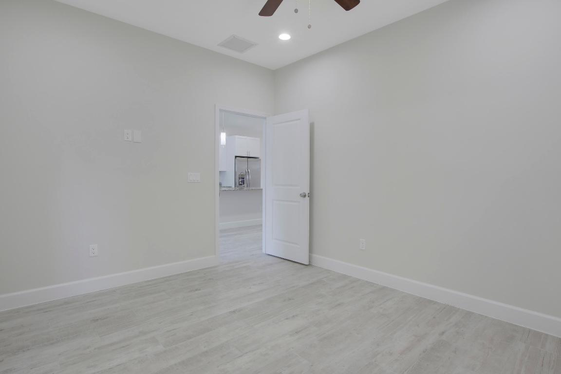 1554-1558 W 26th Court