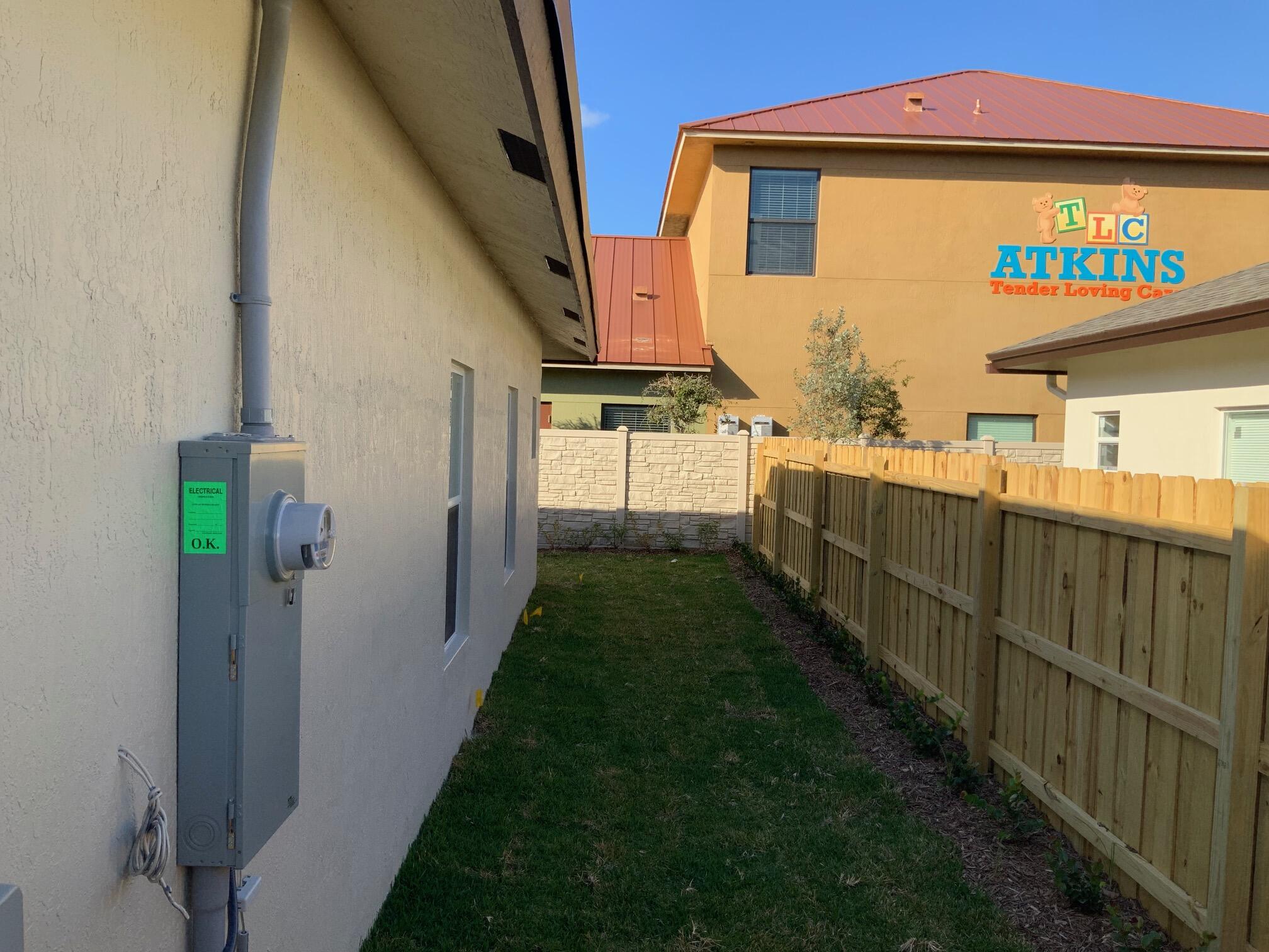 1554-1558 W 26th Court