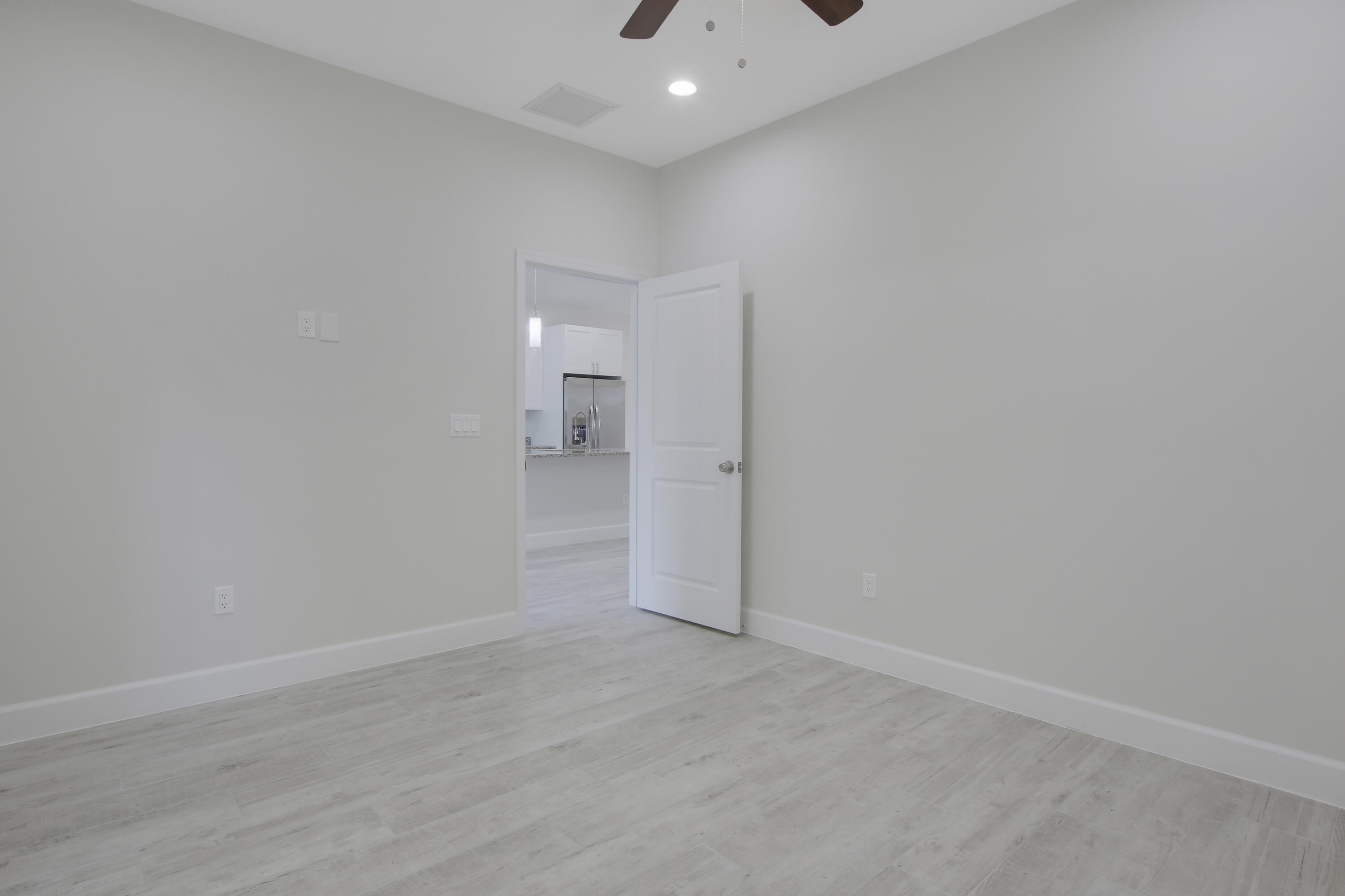 1562-1566 W 26th Court