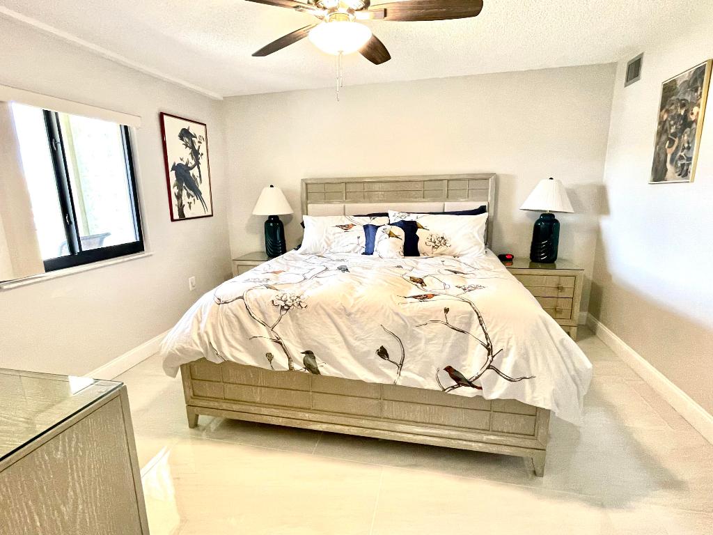 901 SW Seafarer Circle Unit: 202